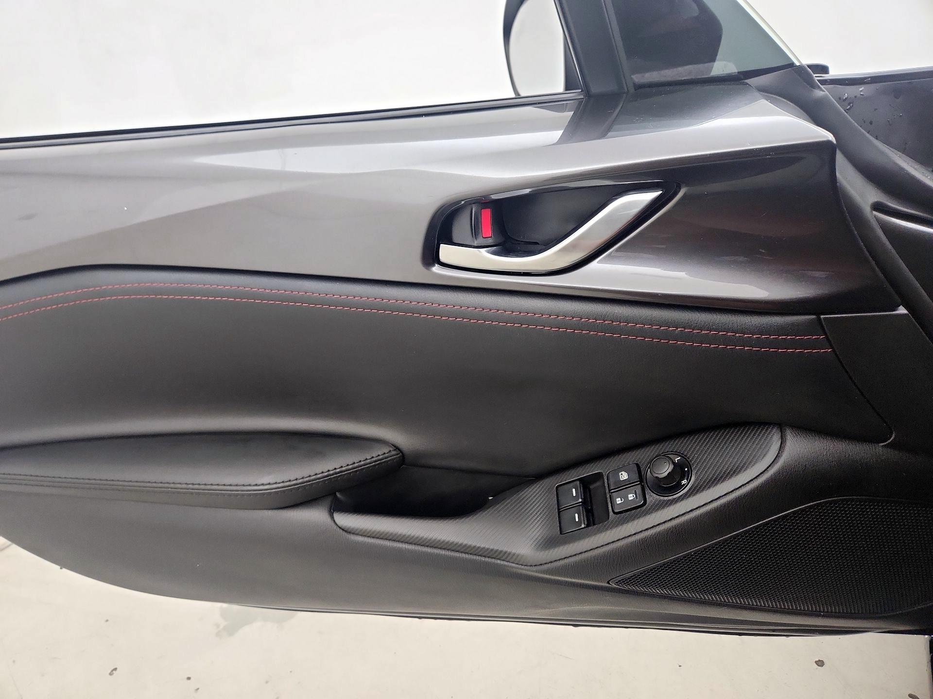 Thumbnail: 2017 Mazda MX-5 Miata - 12