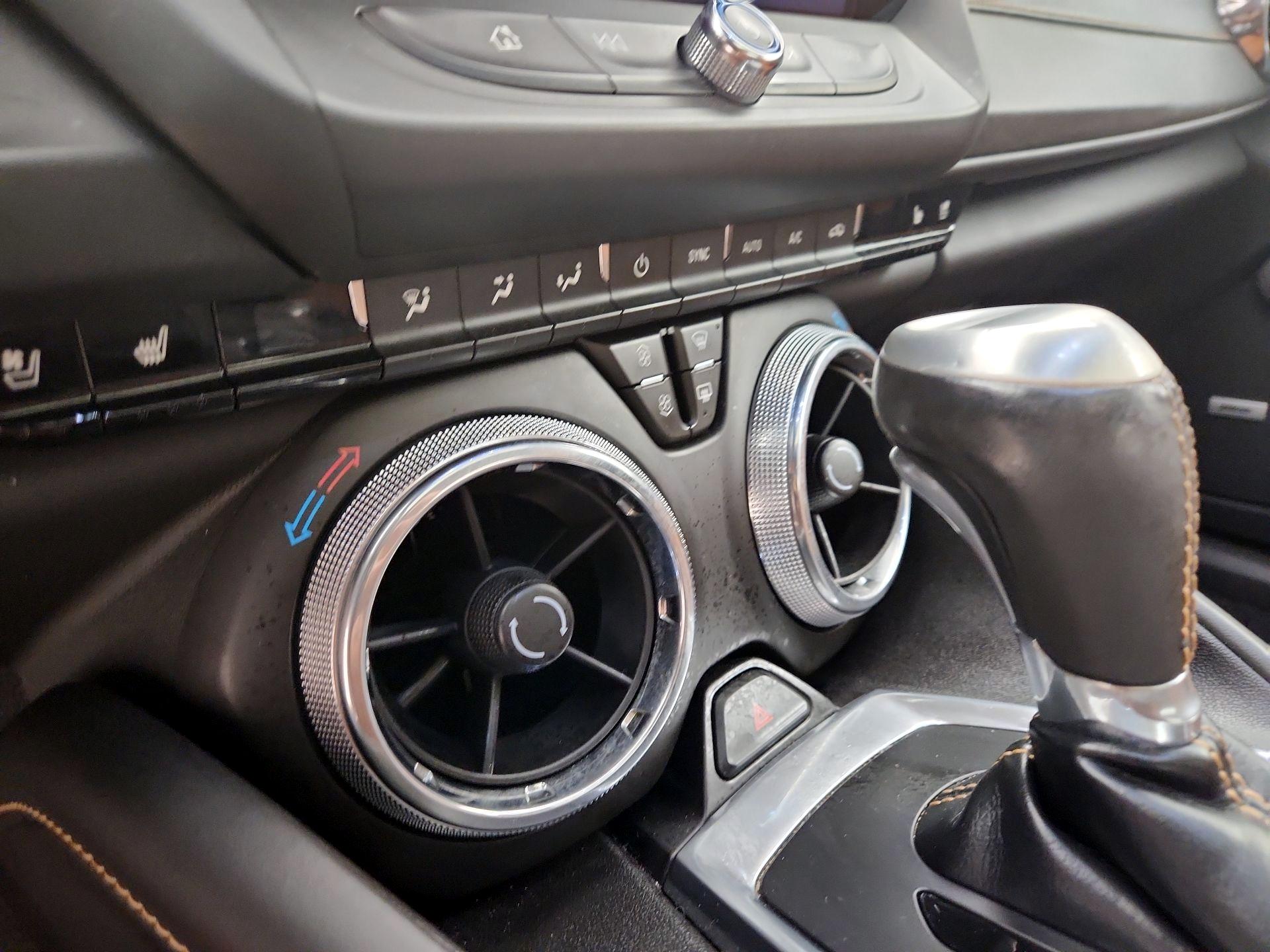 Thumbnail: 2016 Chevrolet Camaro - 16