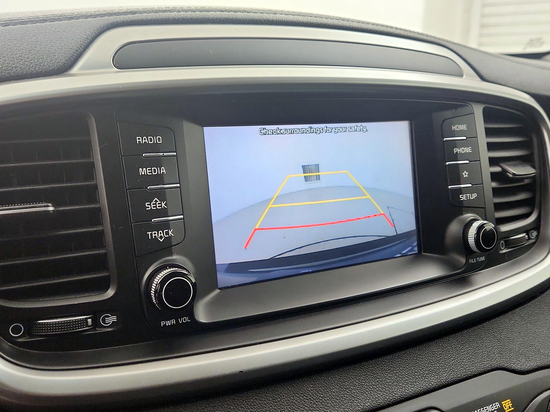 Thumbnail: 2020 Kia Sorento - 14