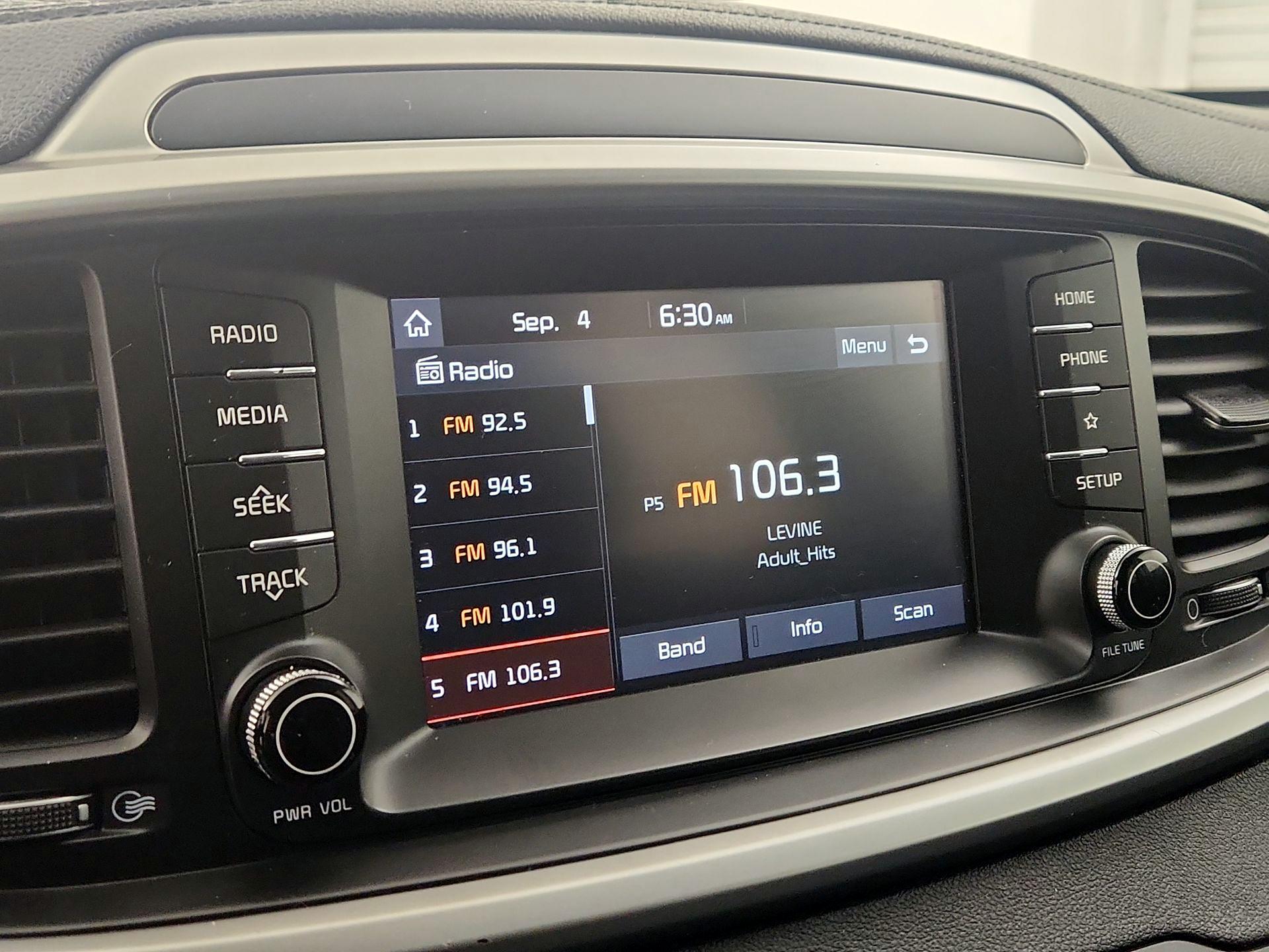 Thumbnail: 2020 Kia Sorento - 15
