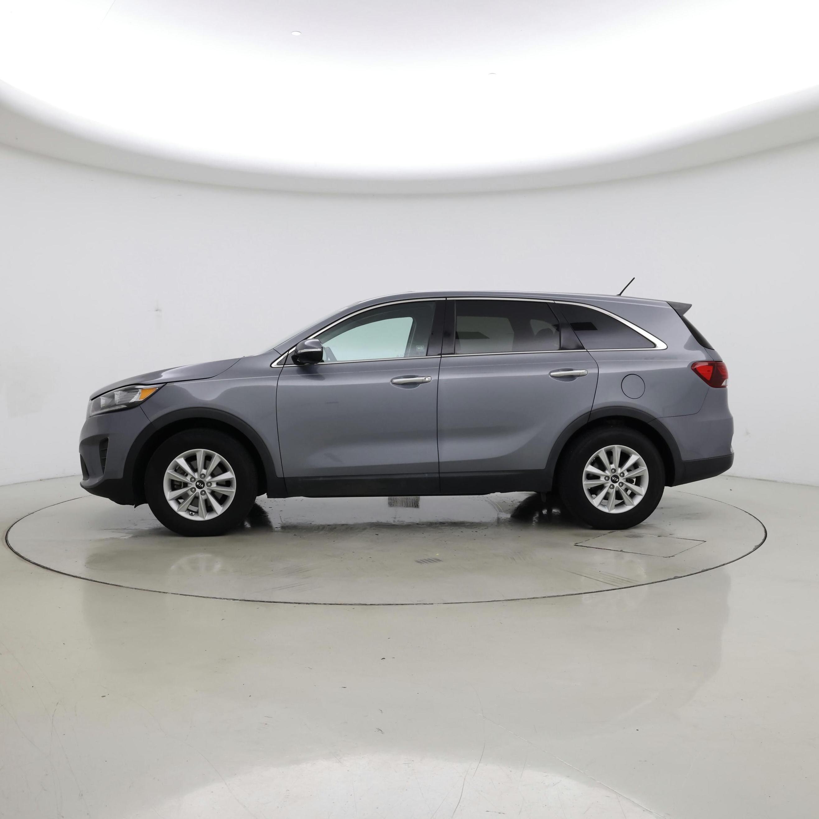 Thumbnail: 2020 Kia Sorento - 3