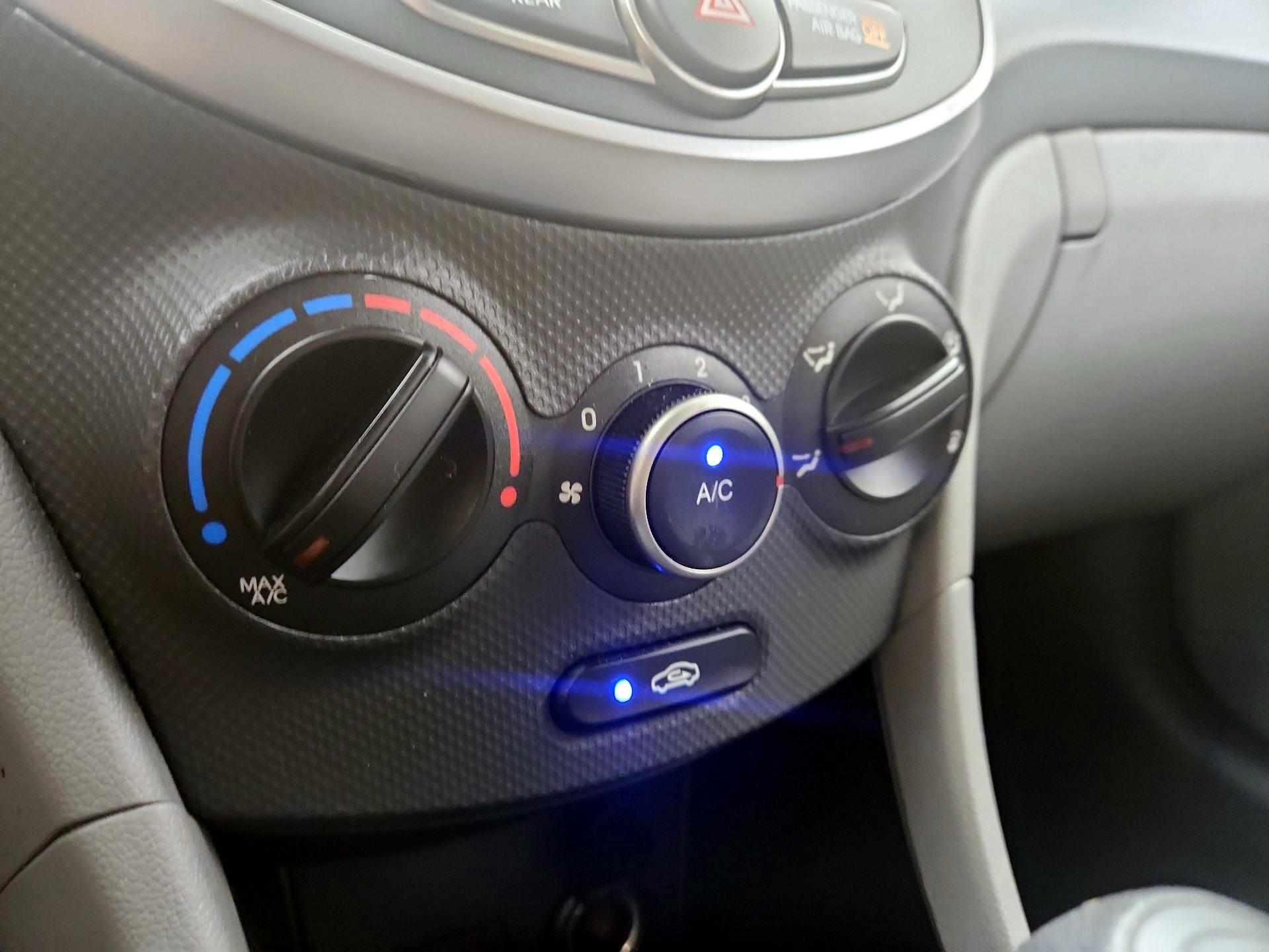 Thumbnail: 2017 Hyundai Accent - 15