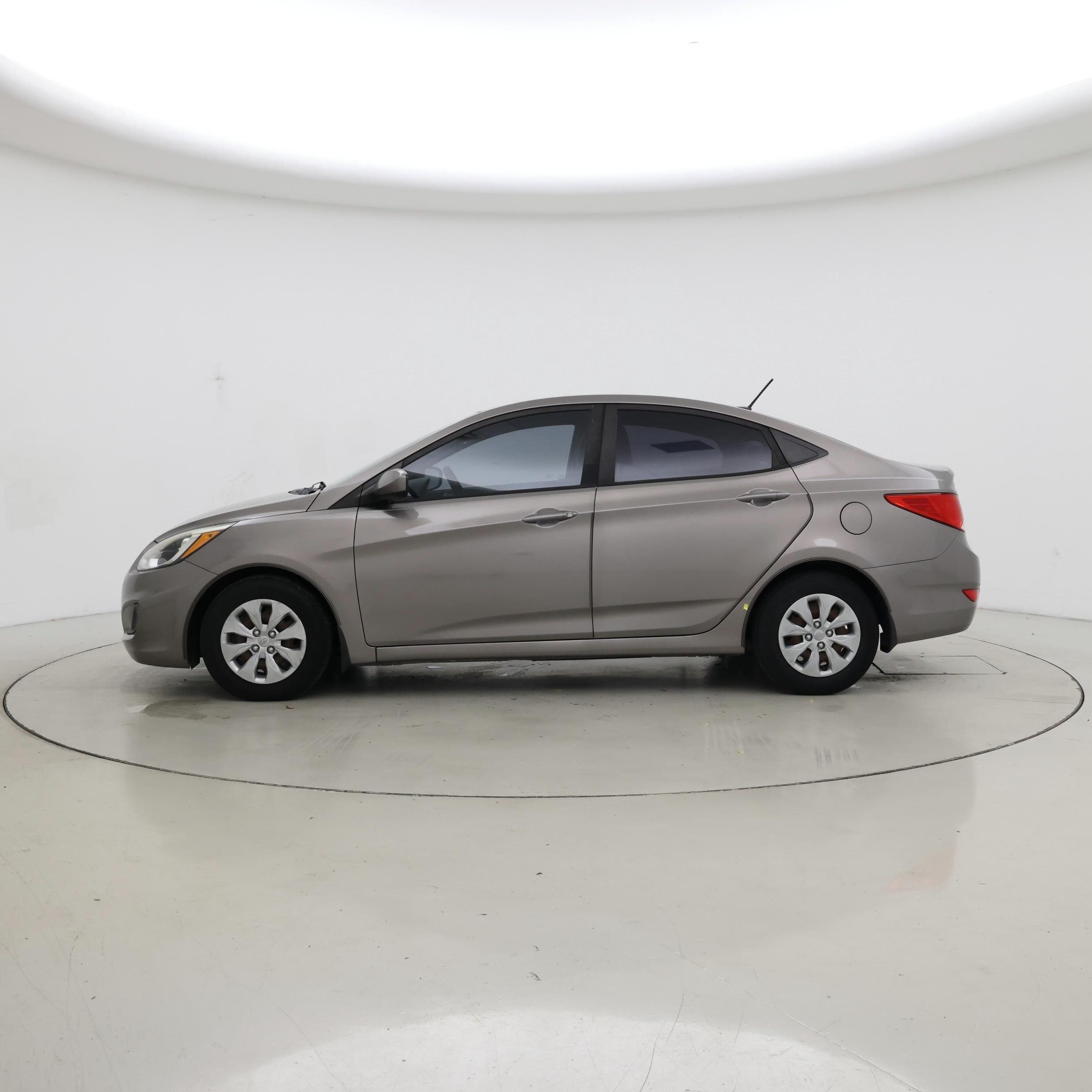 Thumbnail: 2017 Hyundai Accent - 3