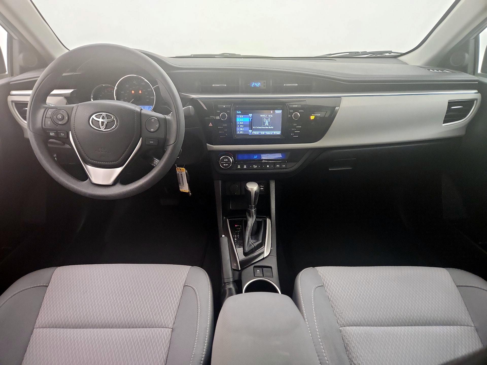 Thumbnail: 2015 Toyota Corolla - 9