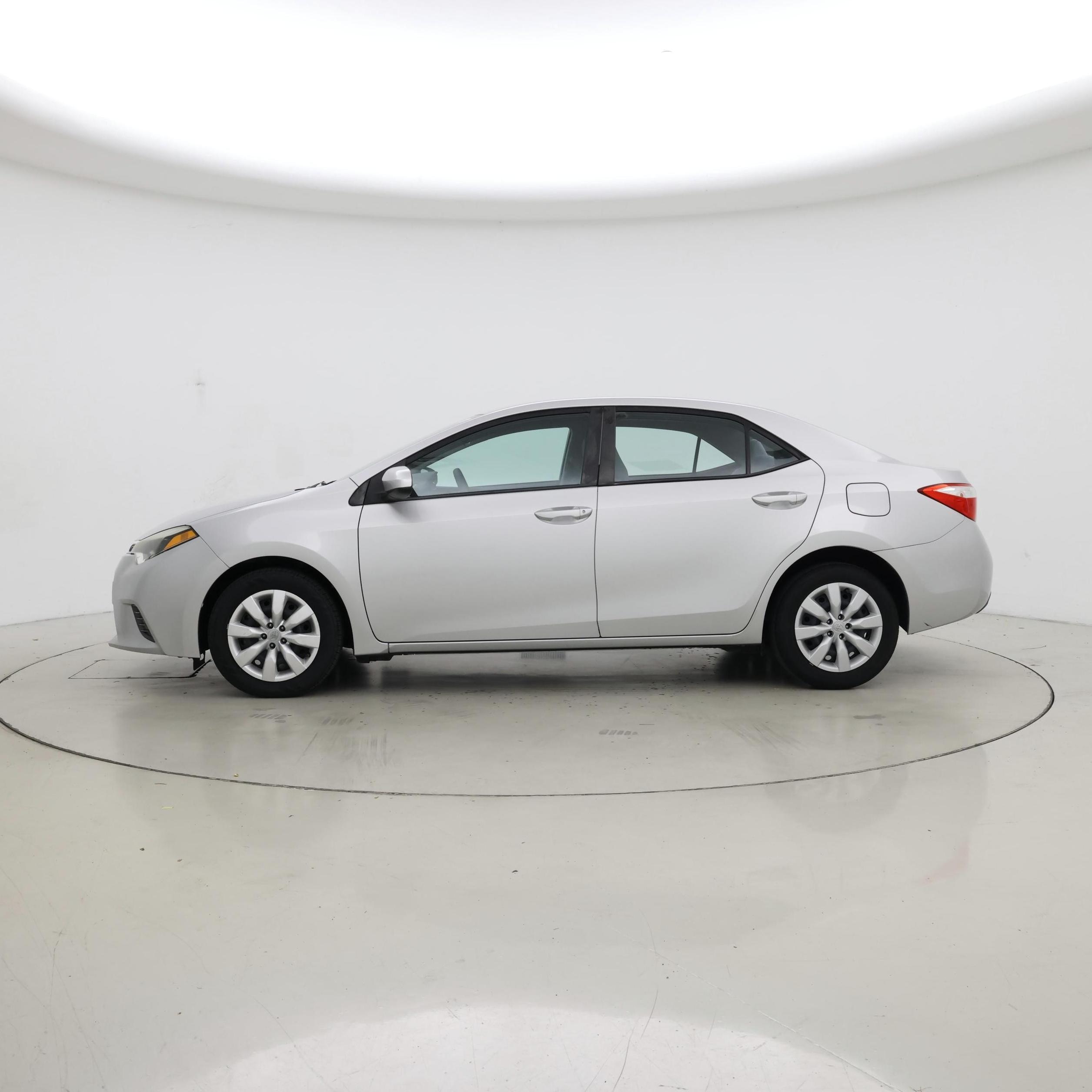 Thumbnail: 2015 Toyota Corolla - 3