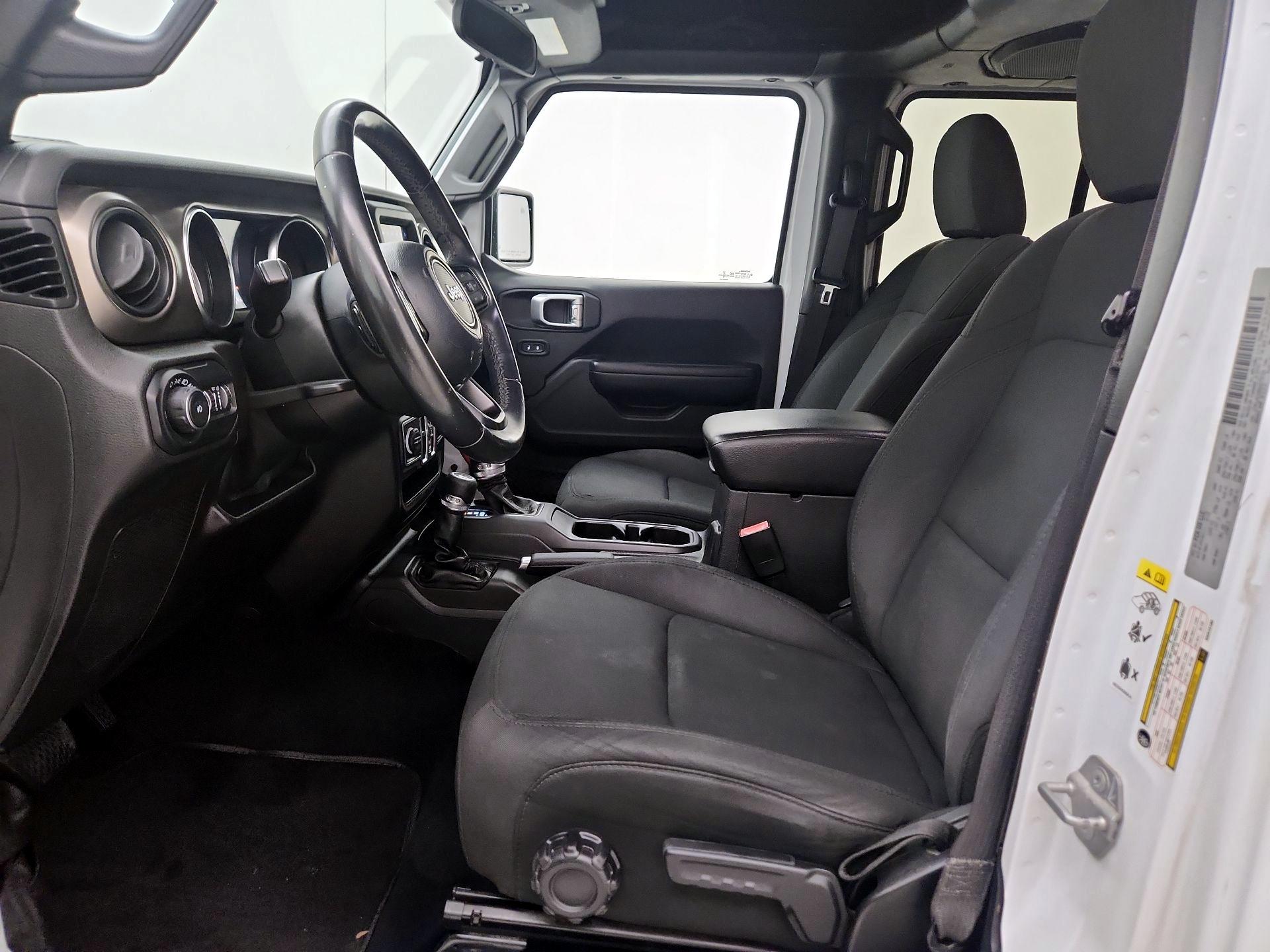 Thumbnail: 2019 Jeep Wrangler - 11