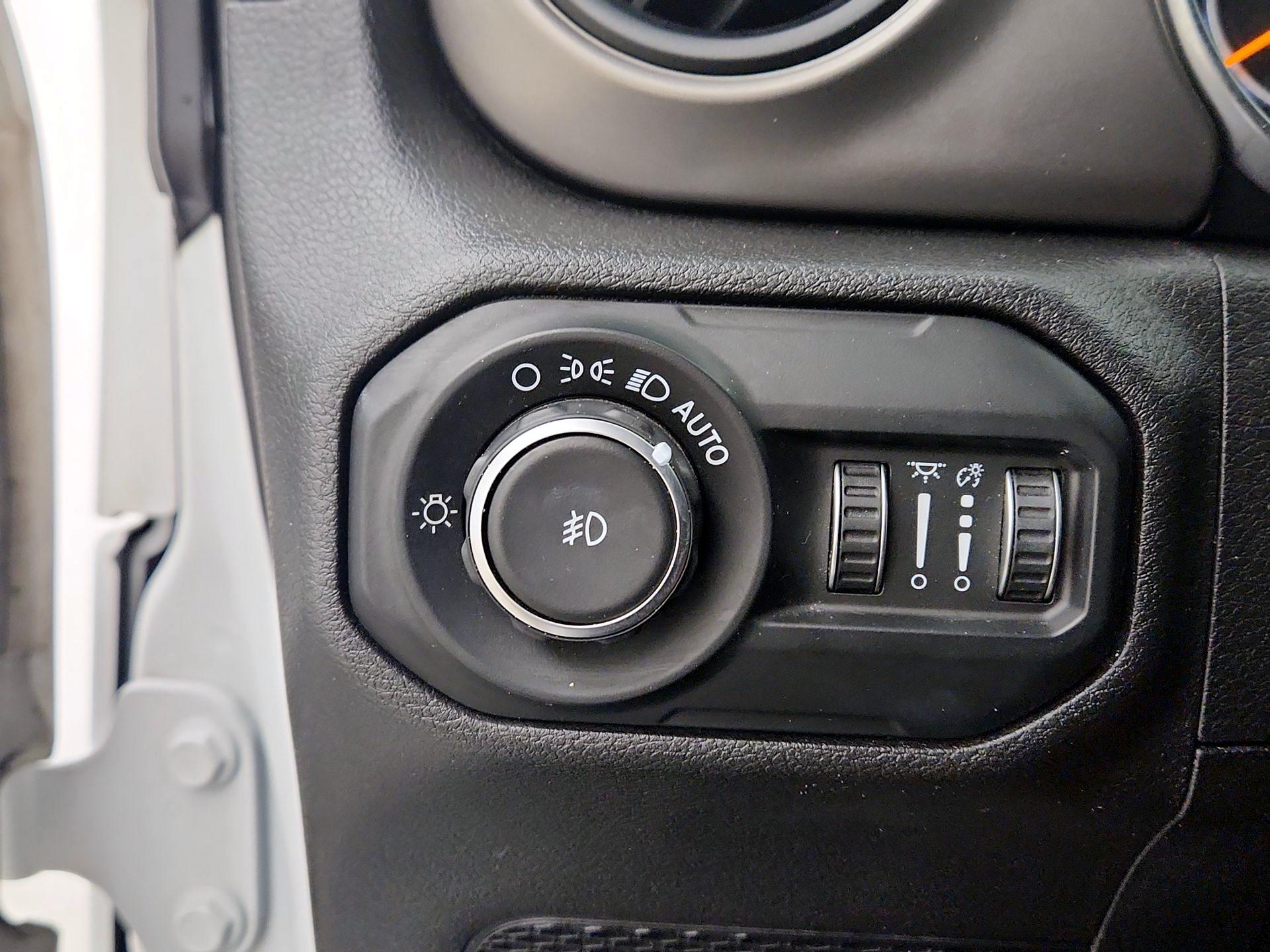 Thumbnail: 2019 Jeep Wrangler - 13