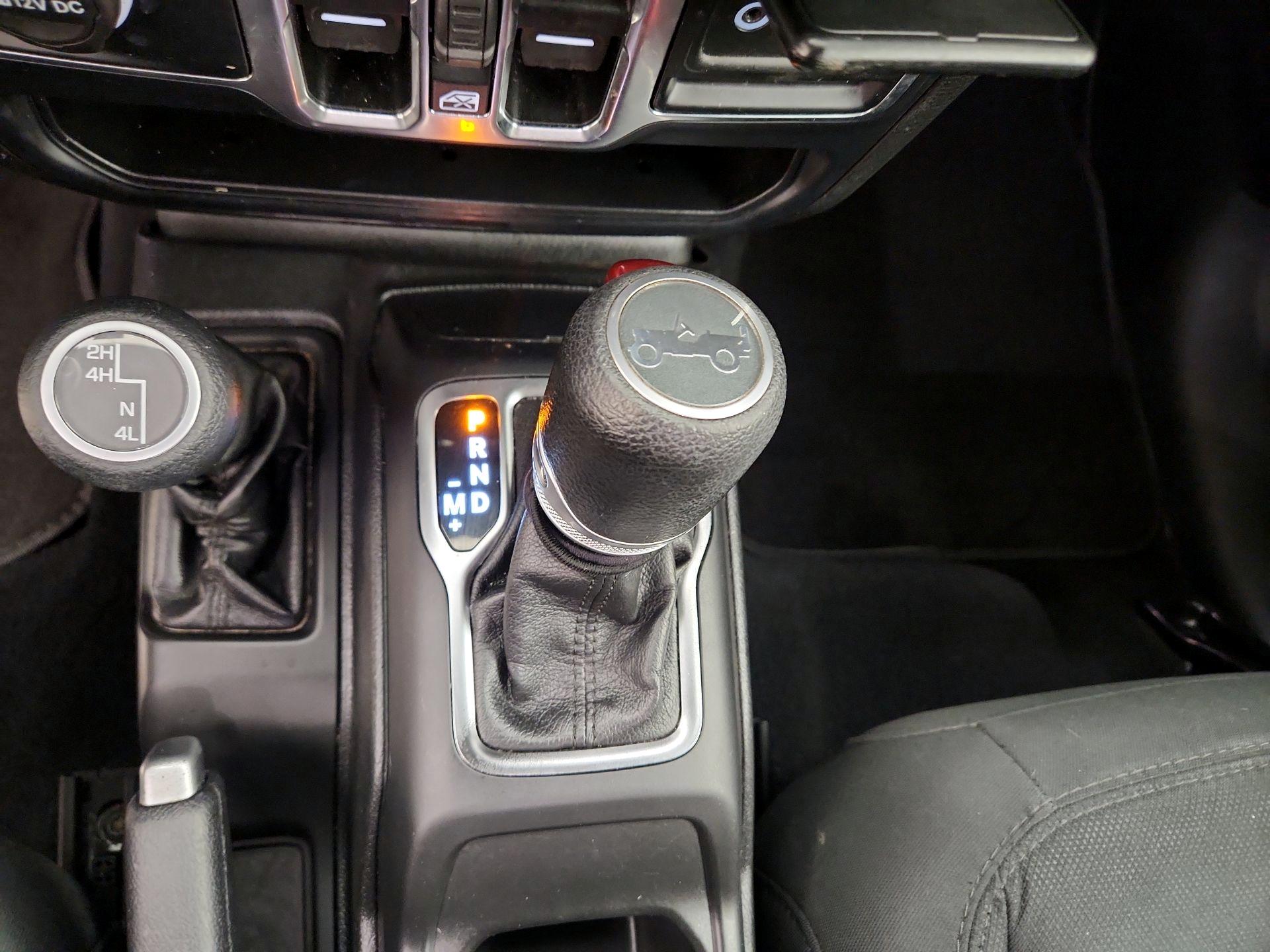 Thumbnail: 2019 Jeep Wrangler - 17
