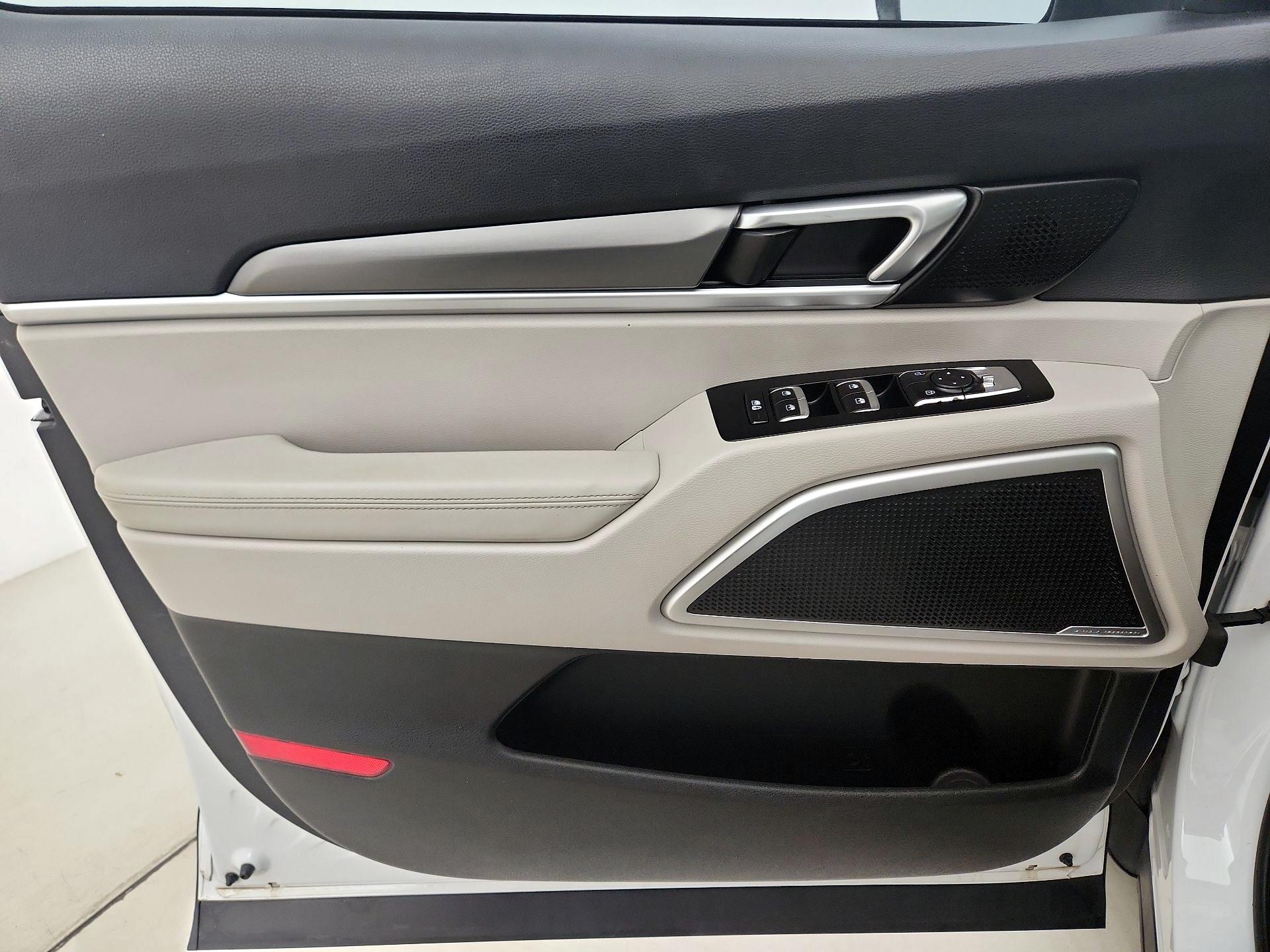 Thumbnail: 2020 Kia Telluride - 12