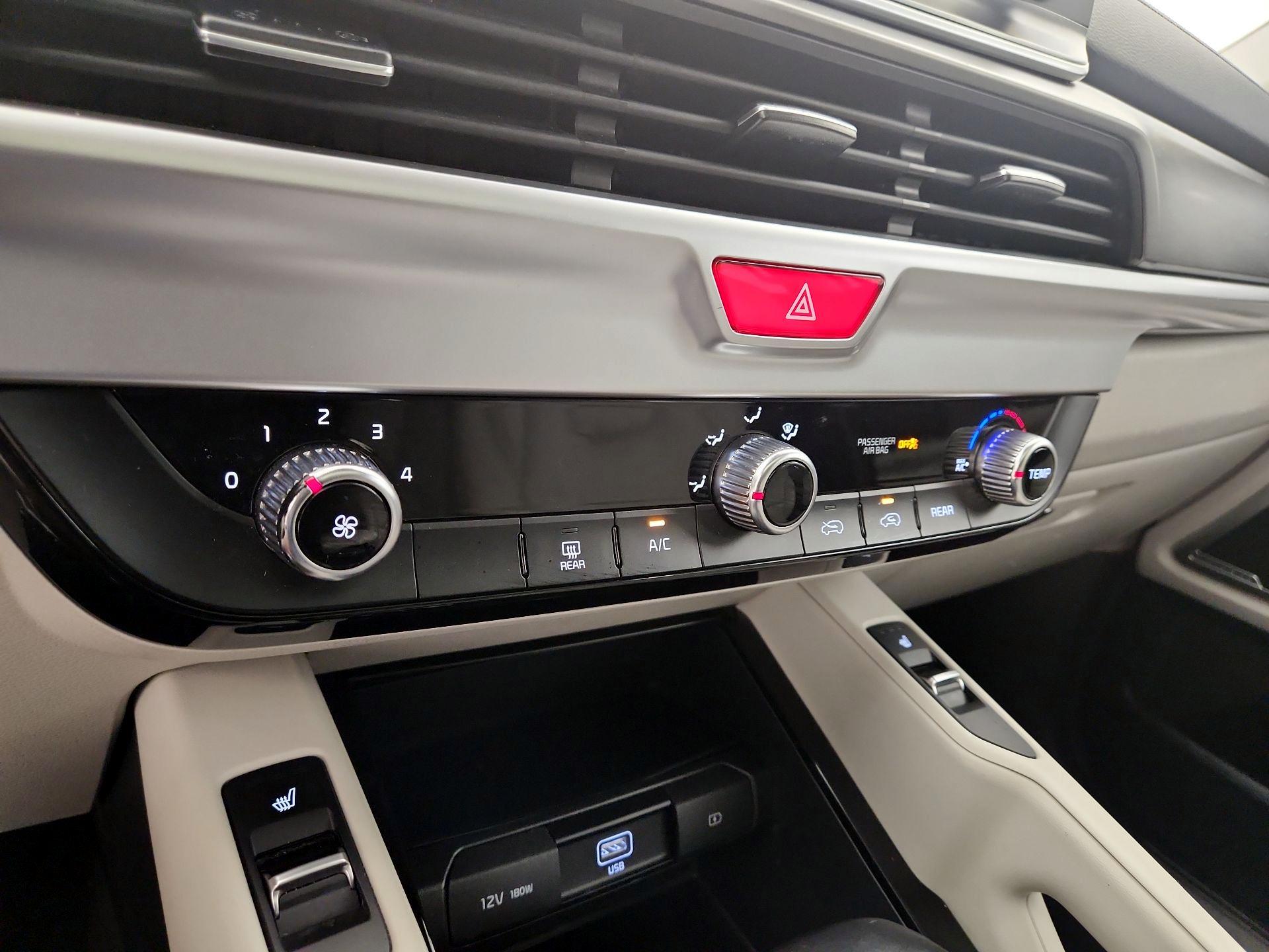 Thumbnail: 2020 Kia Telluride - 16
