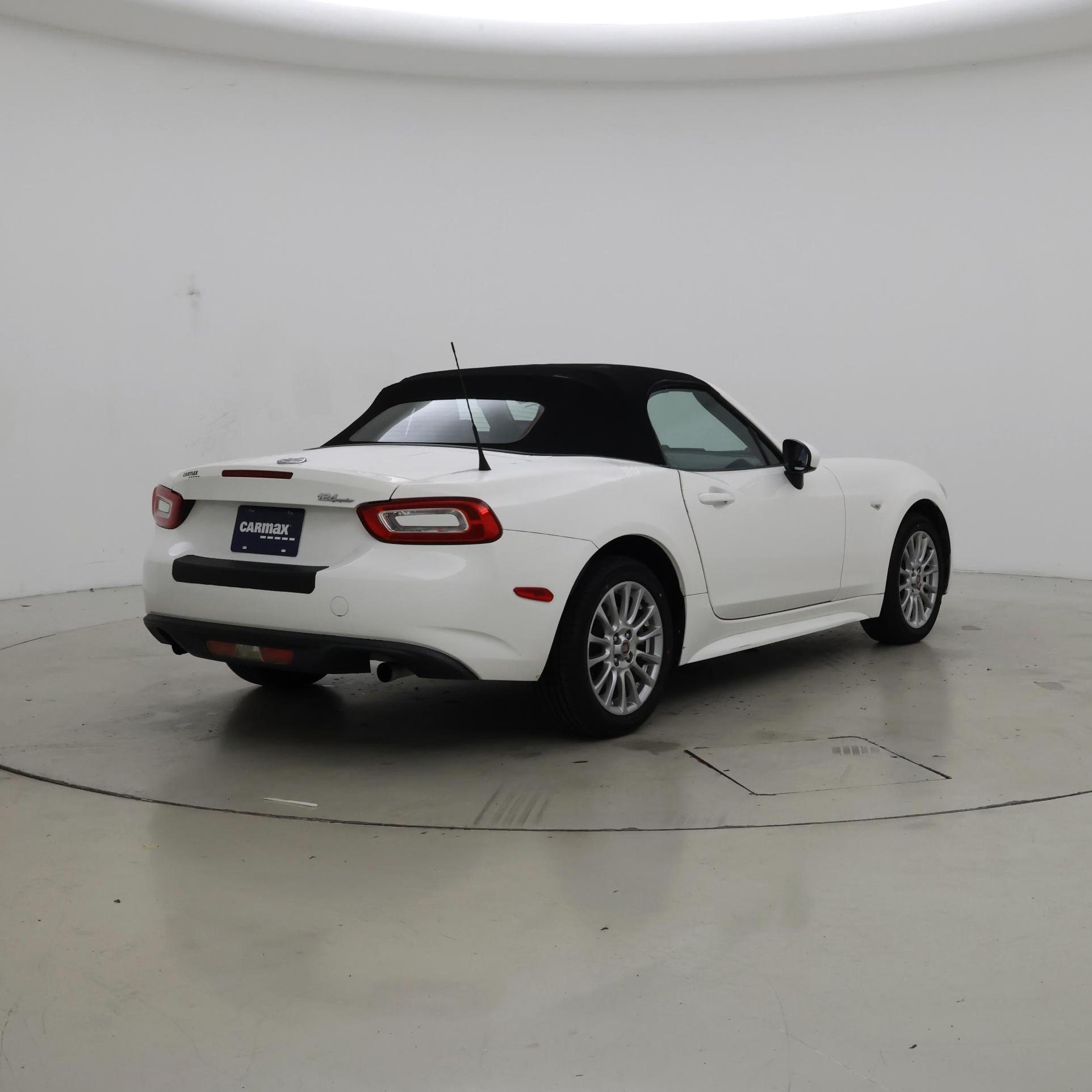Thumbnail: 2017 Fiat 124 Spider - 8