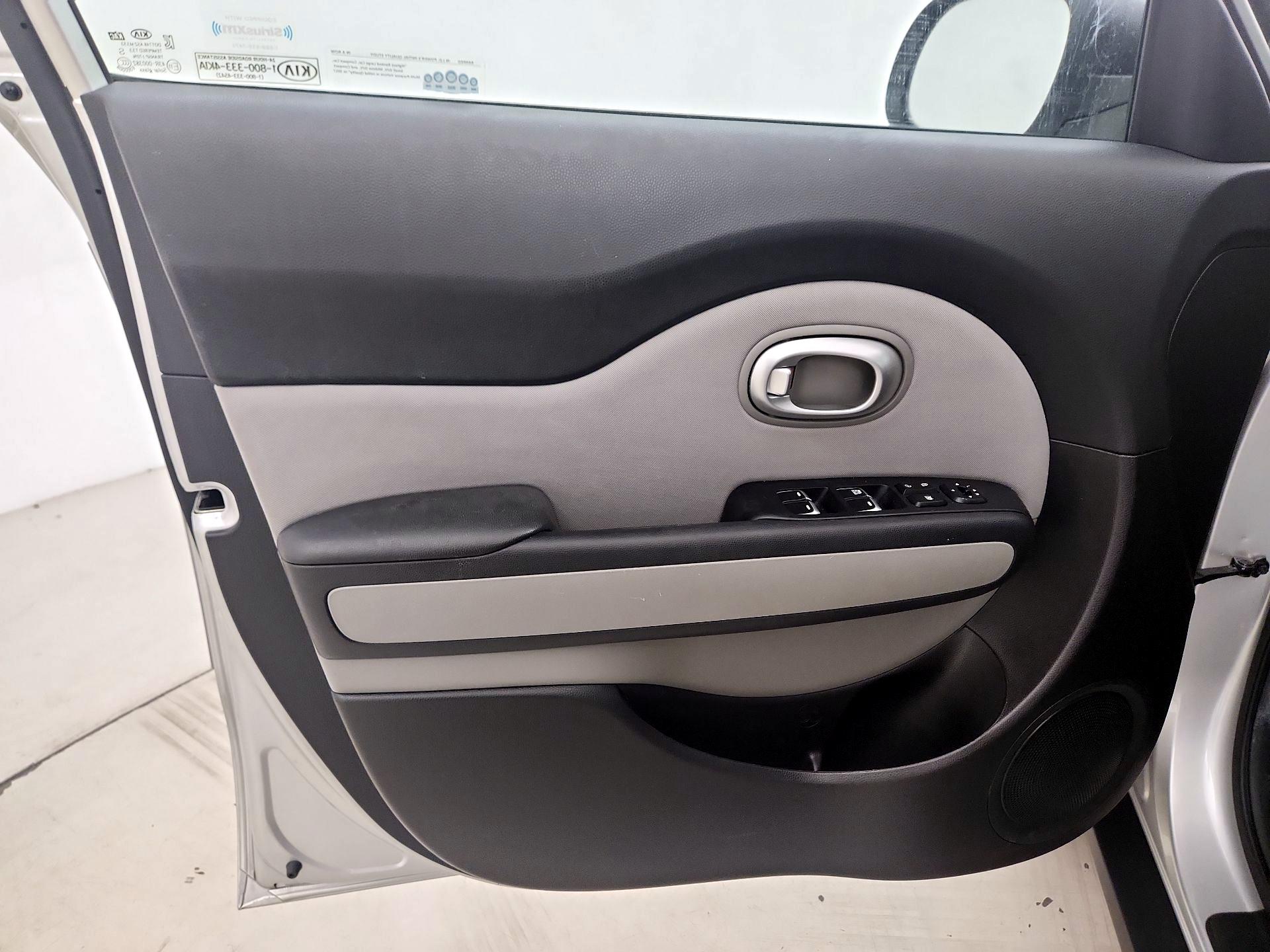 Thumbnail: 2018 Kia Soul - 12