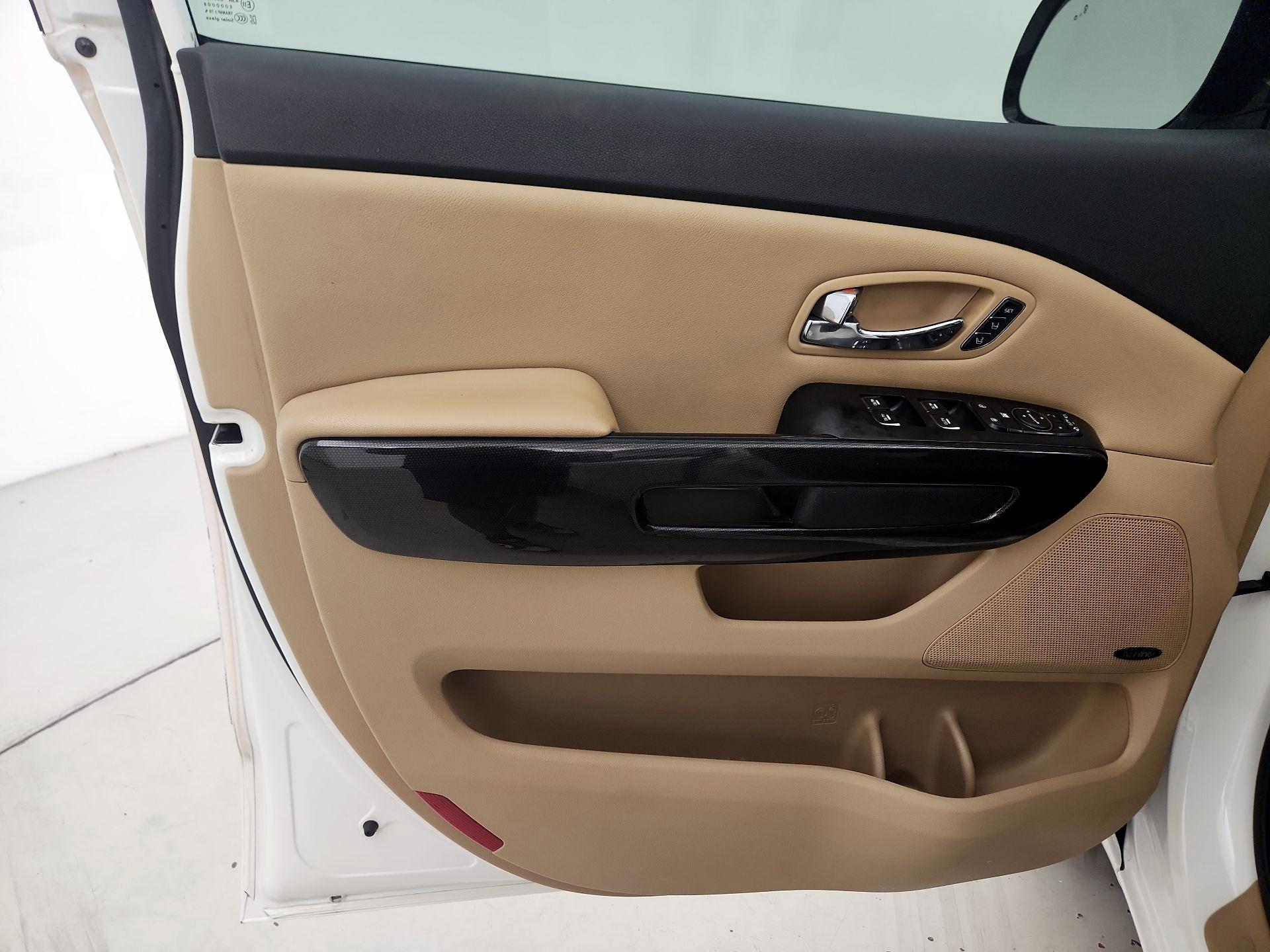 Thumbnail: 2016 Kia Sedona - 12