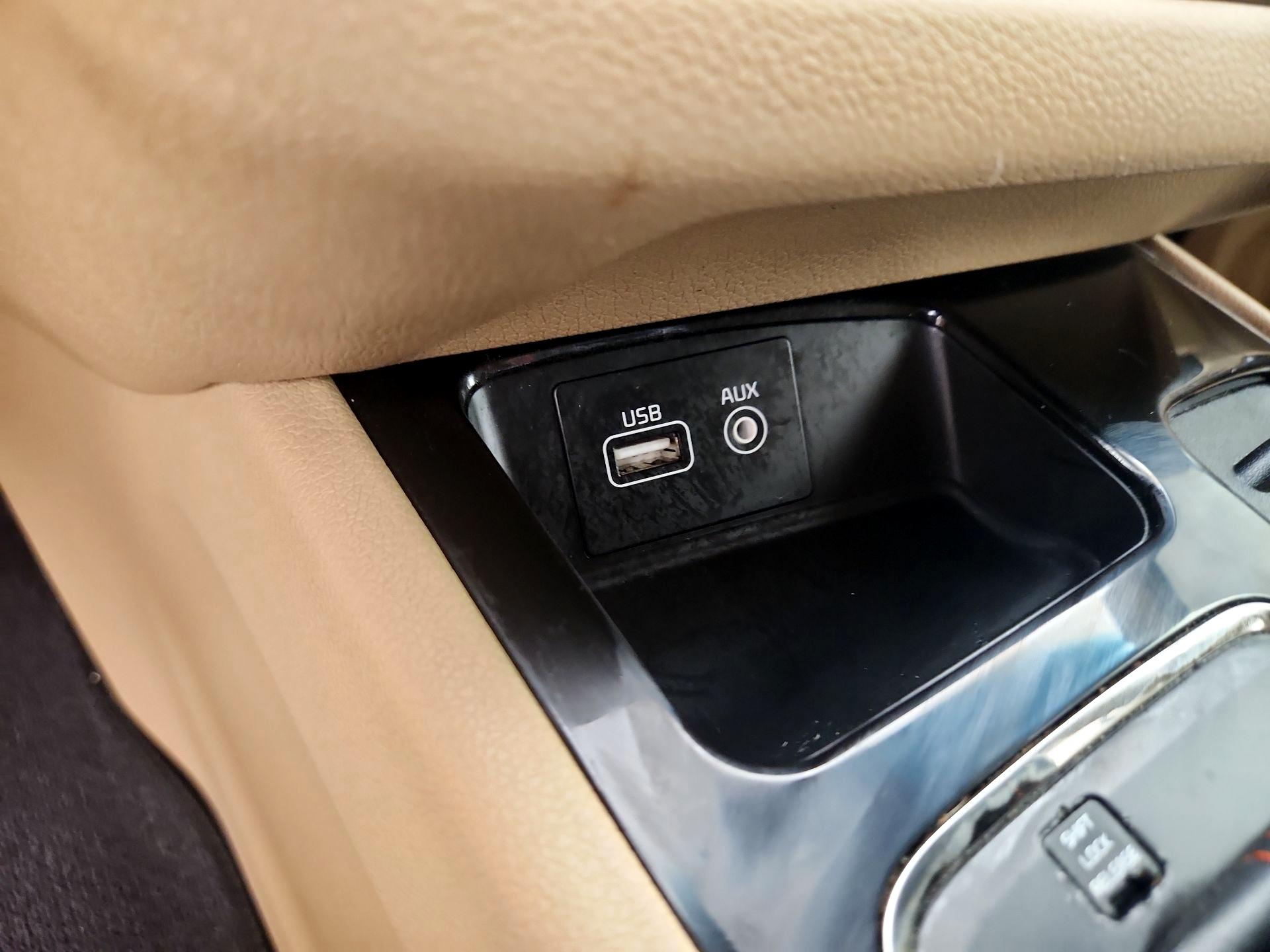 Thumbnail: 2016 Kia Sedona - 19