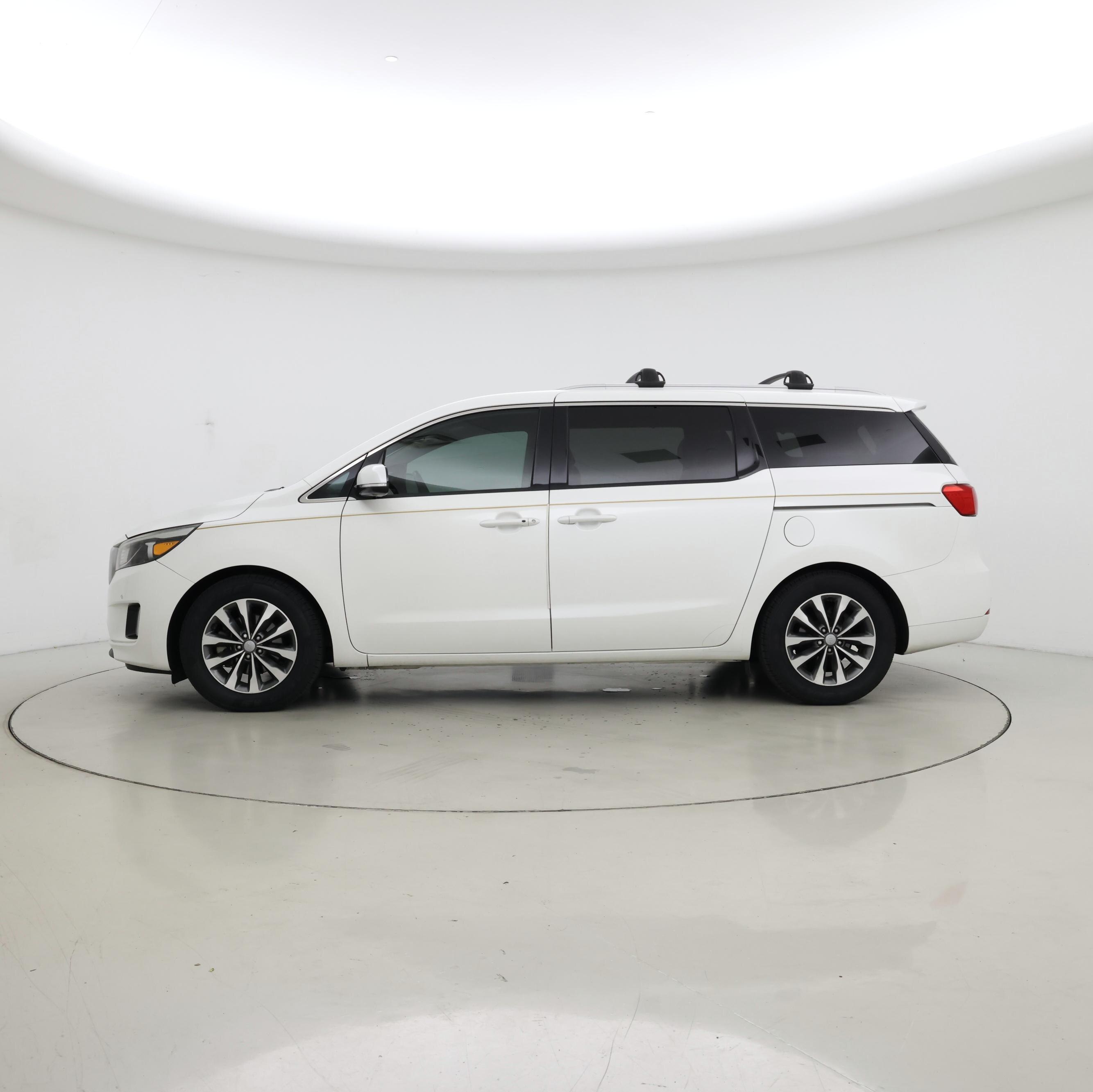 Thumbnail: 2016 Kia Sedona - 3