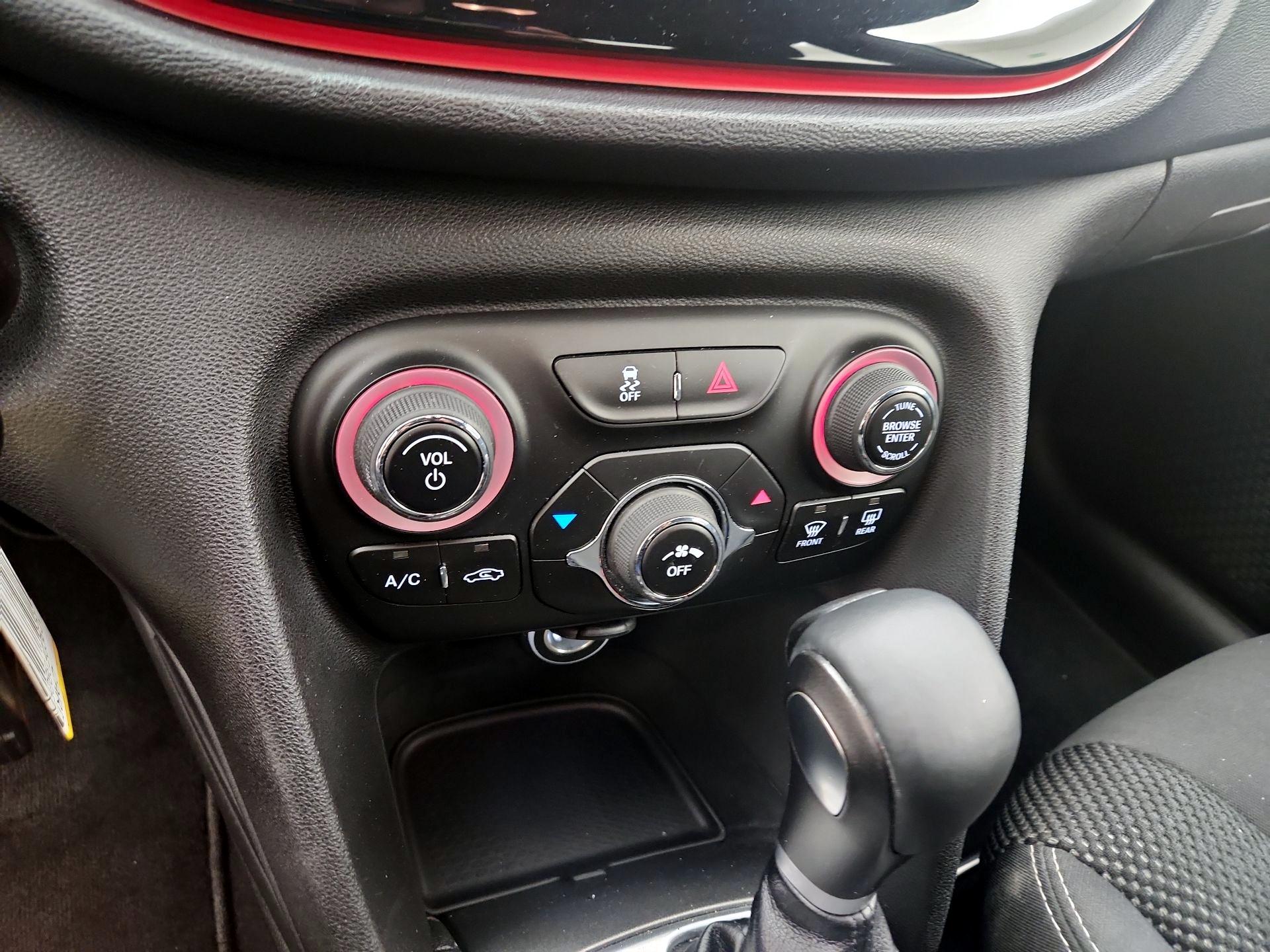 Thumbnail: 2015 Dodge Dart - 17