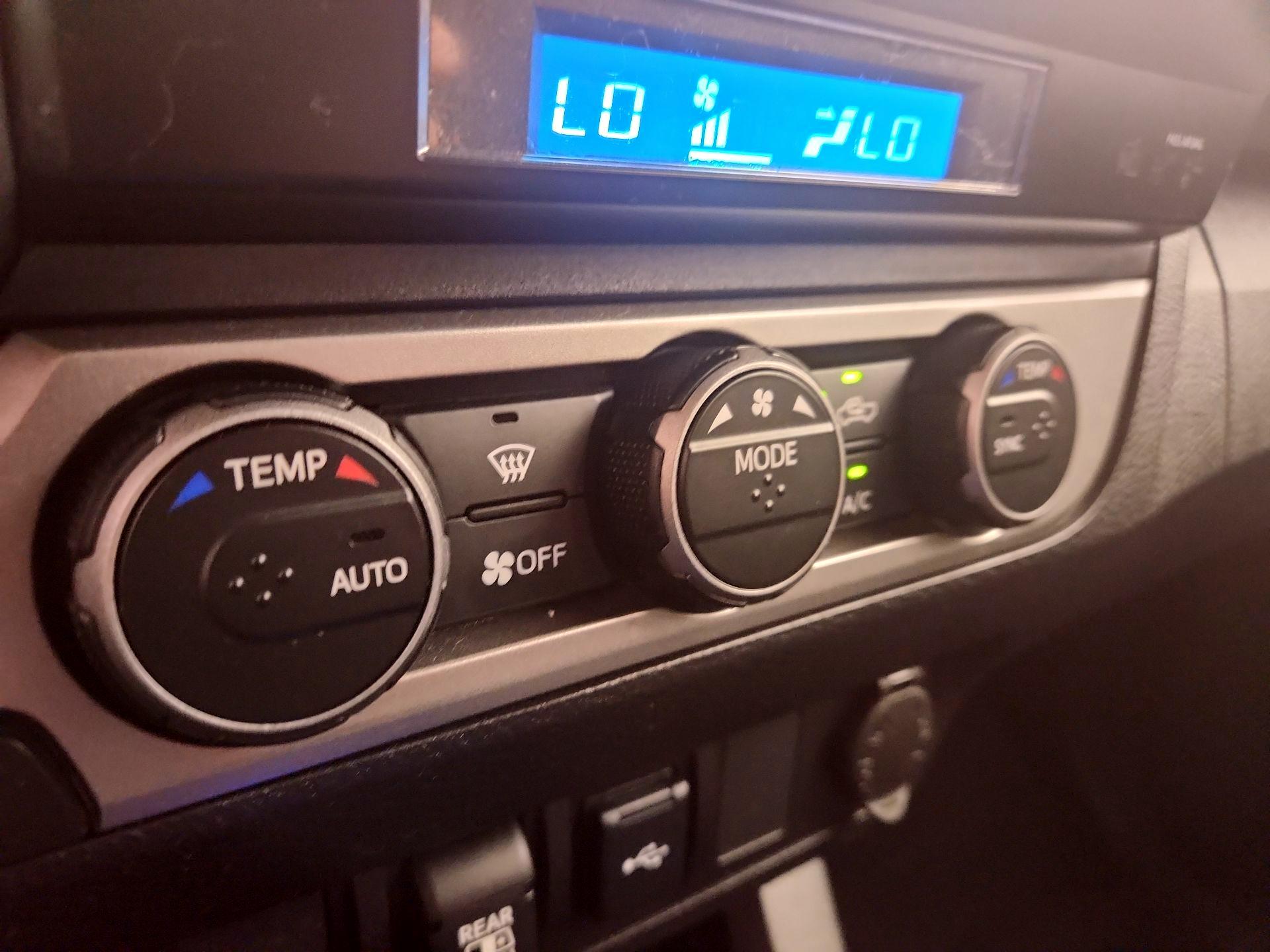 Thumbnail: 2021 Toyota Tacoma - 16