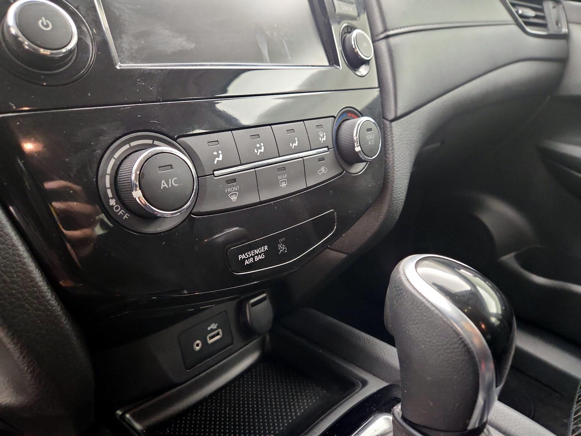 Thumbnail: 2019 Nissan Rogue - 16