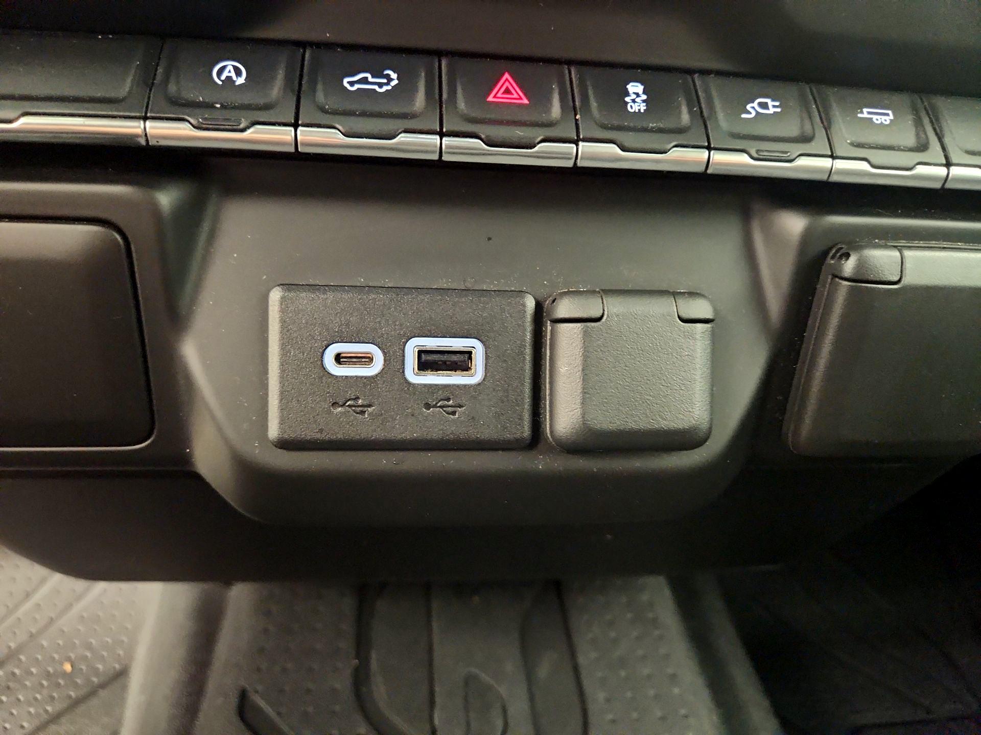 Thumbnail: 2021 Chevrolet Silverado 1500 - 18