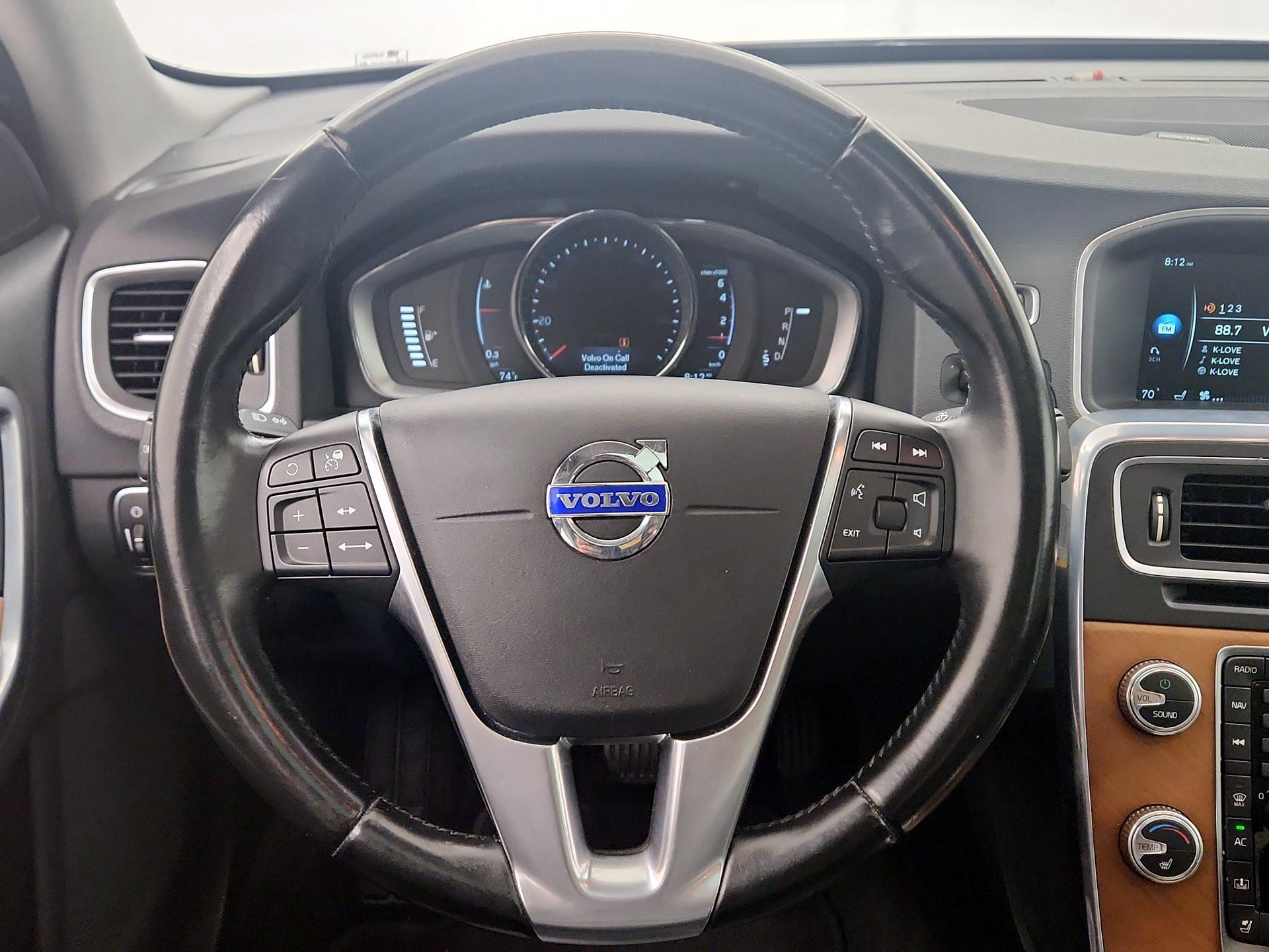 Thumbnail: 2016 Volvo S60 - 10