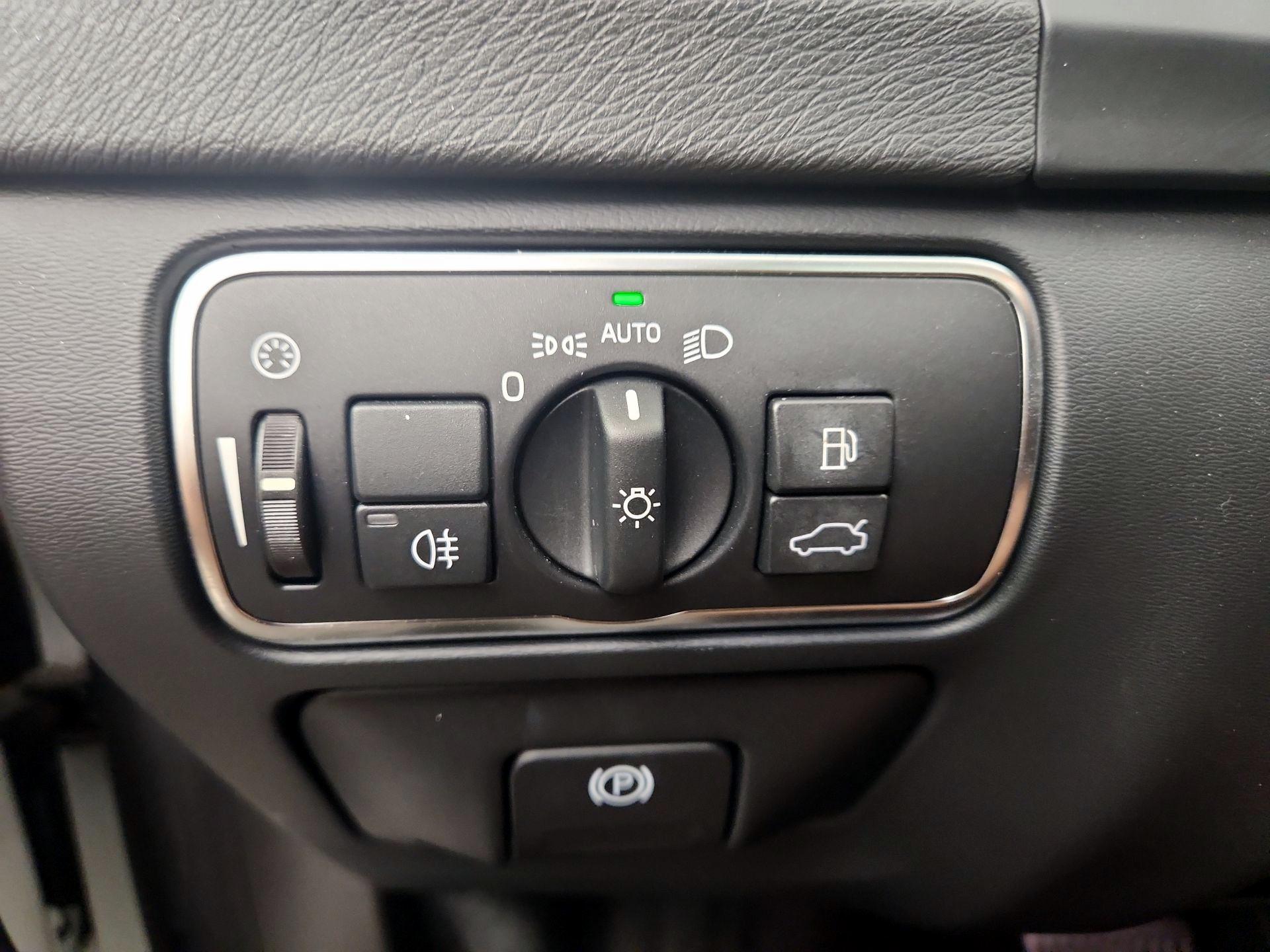 Thumbnail: 2016 Volvo S60 - 13