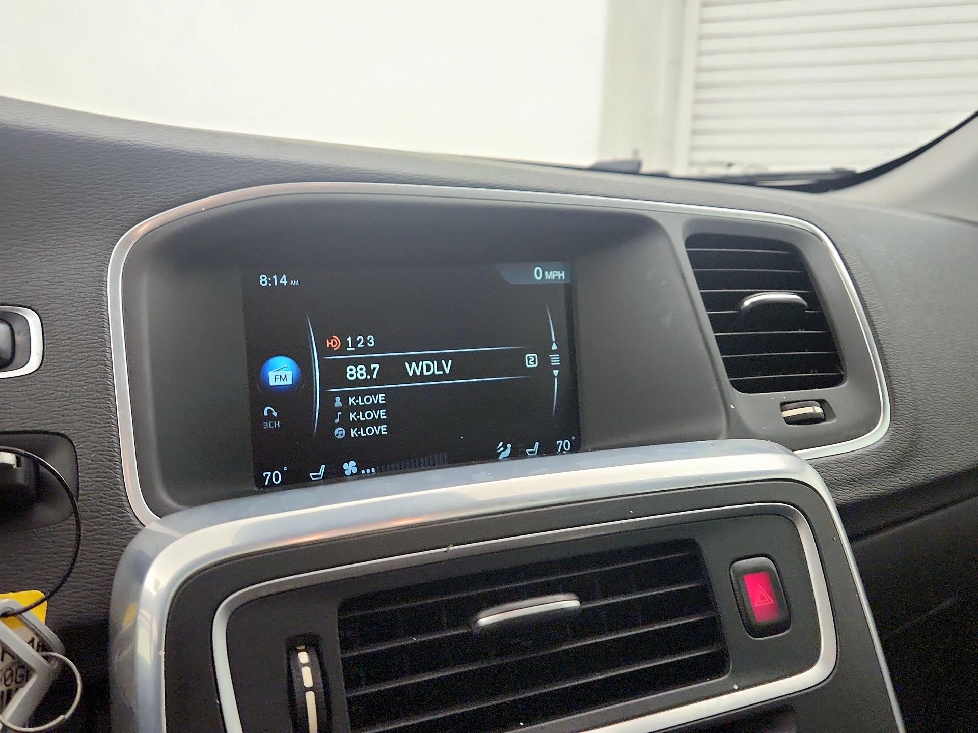 Thumbnail: 2016 Volvo S60 - 16