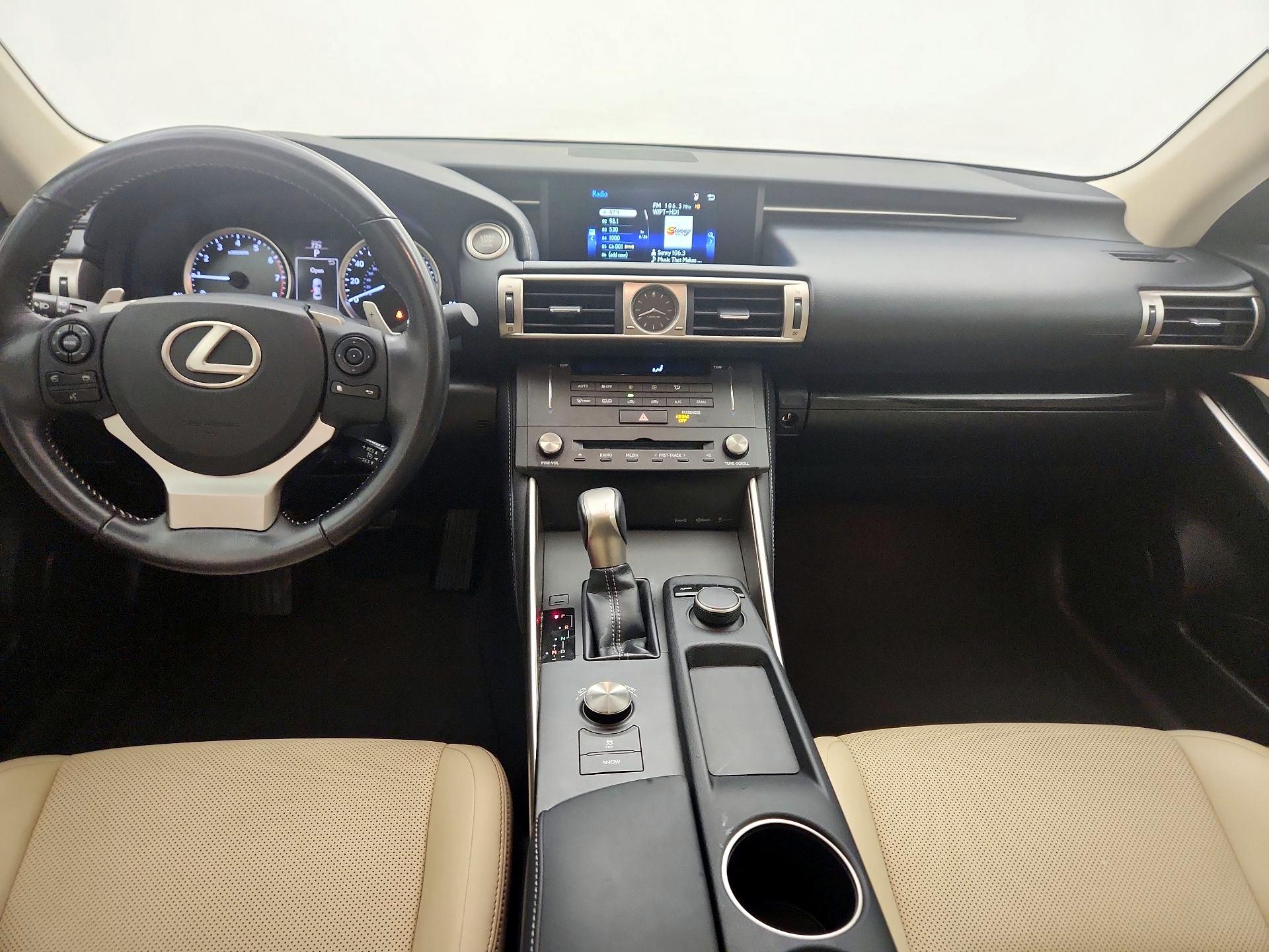 Thumbnail: 2016 Lexus IS - 9