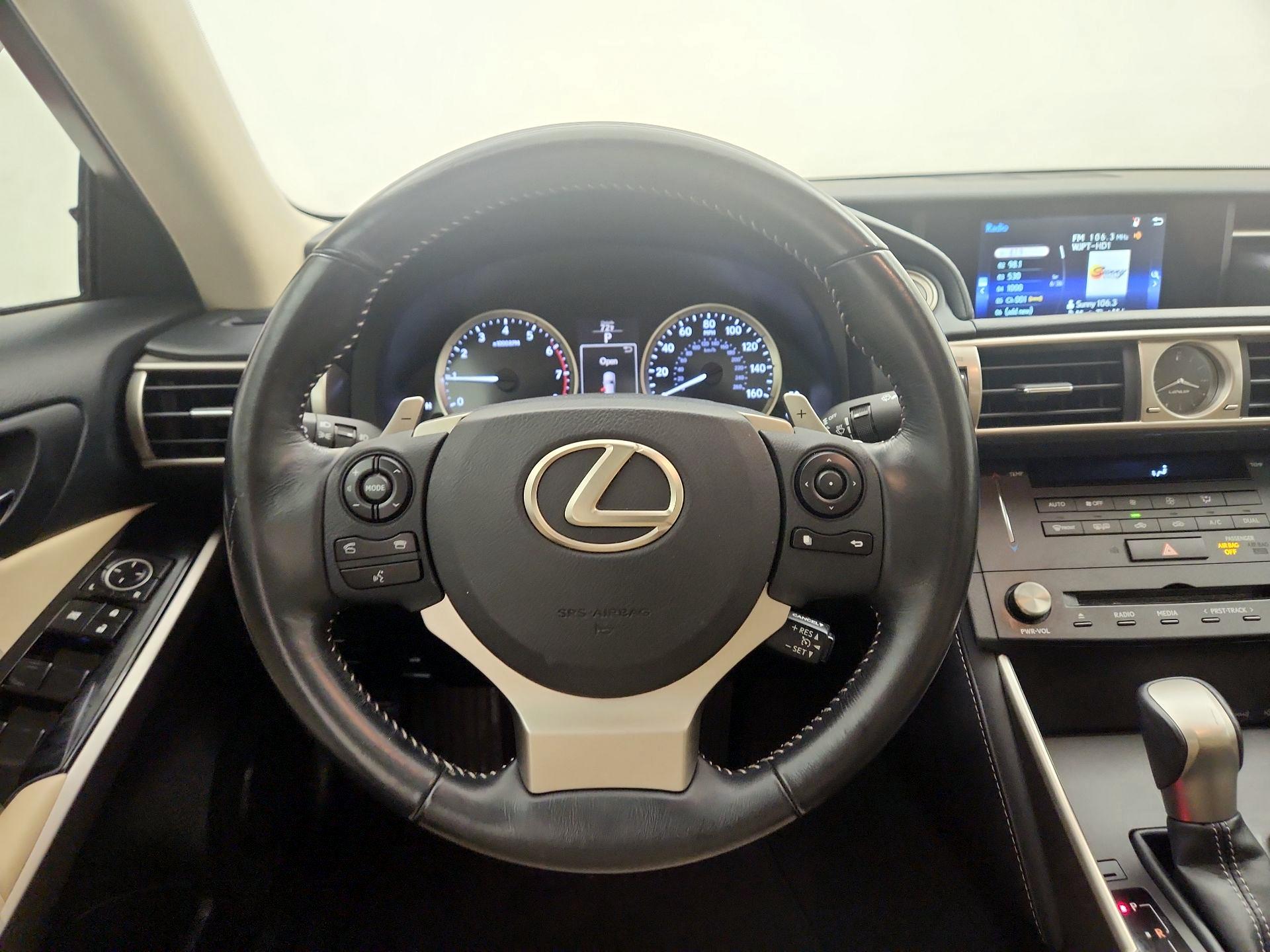 Thumbnail: 2016 Lexus IS - 10