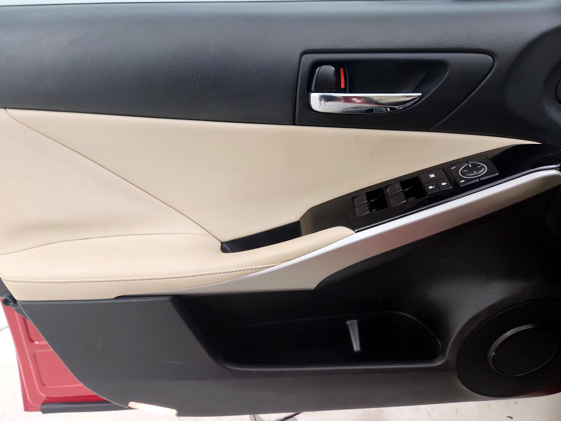 Thumbnail: 2016 Lexus IS - 12