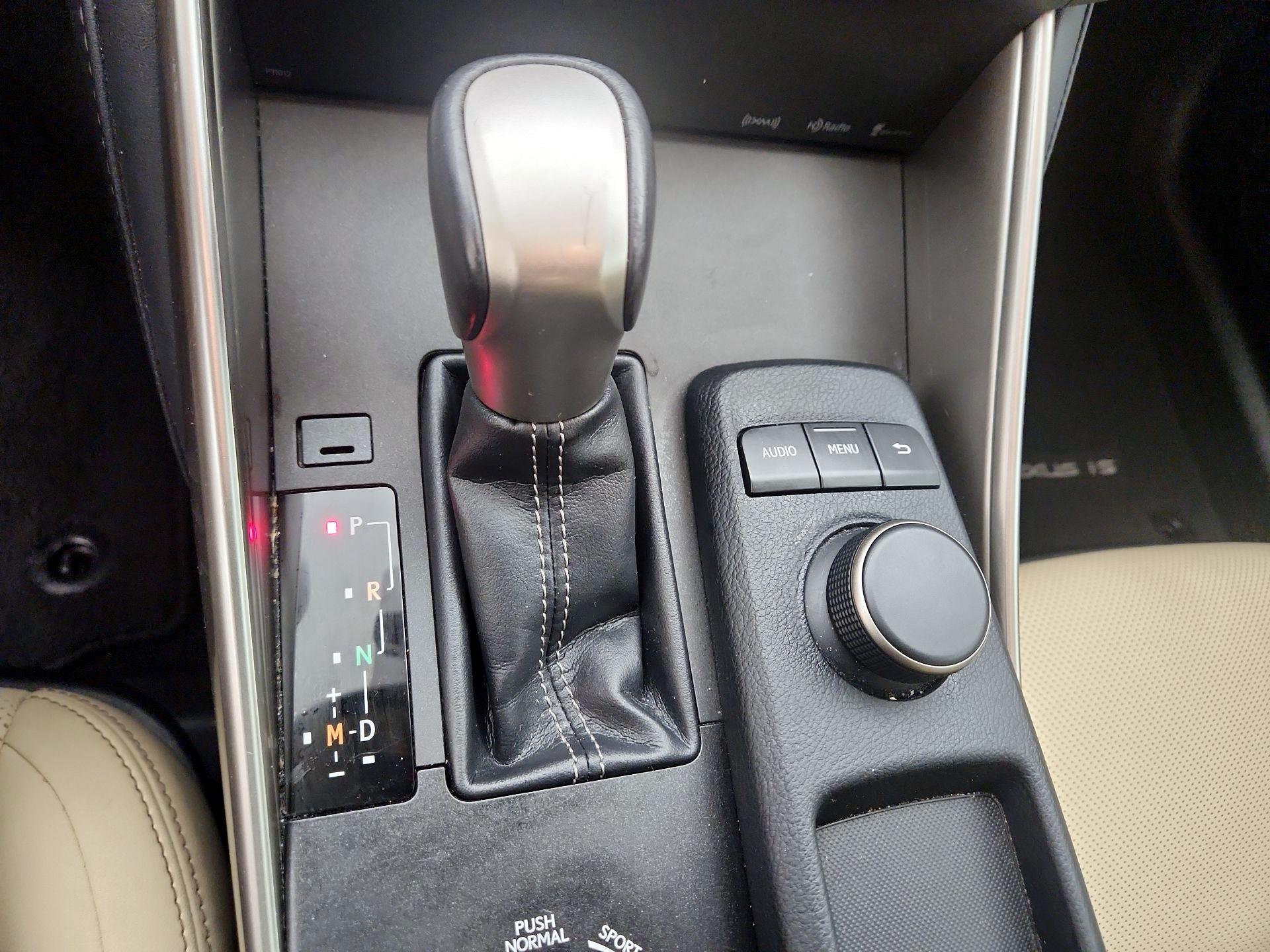 Thumbnail: 2016 Lexus IS - 16