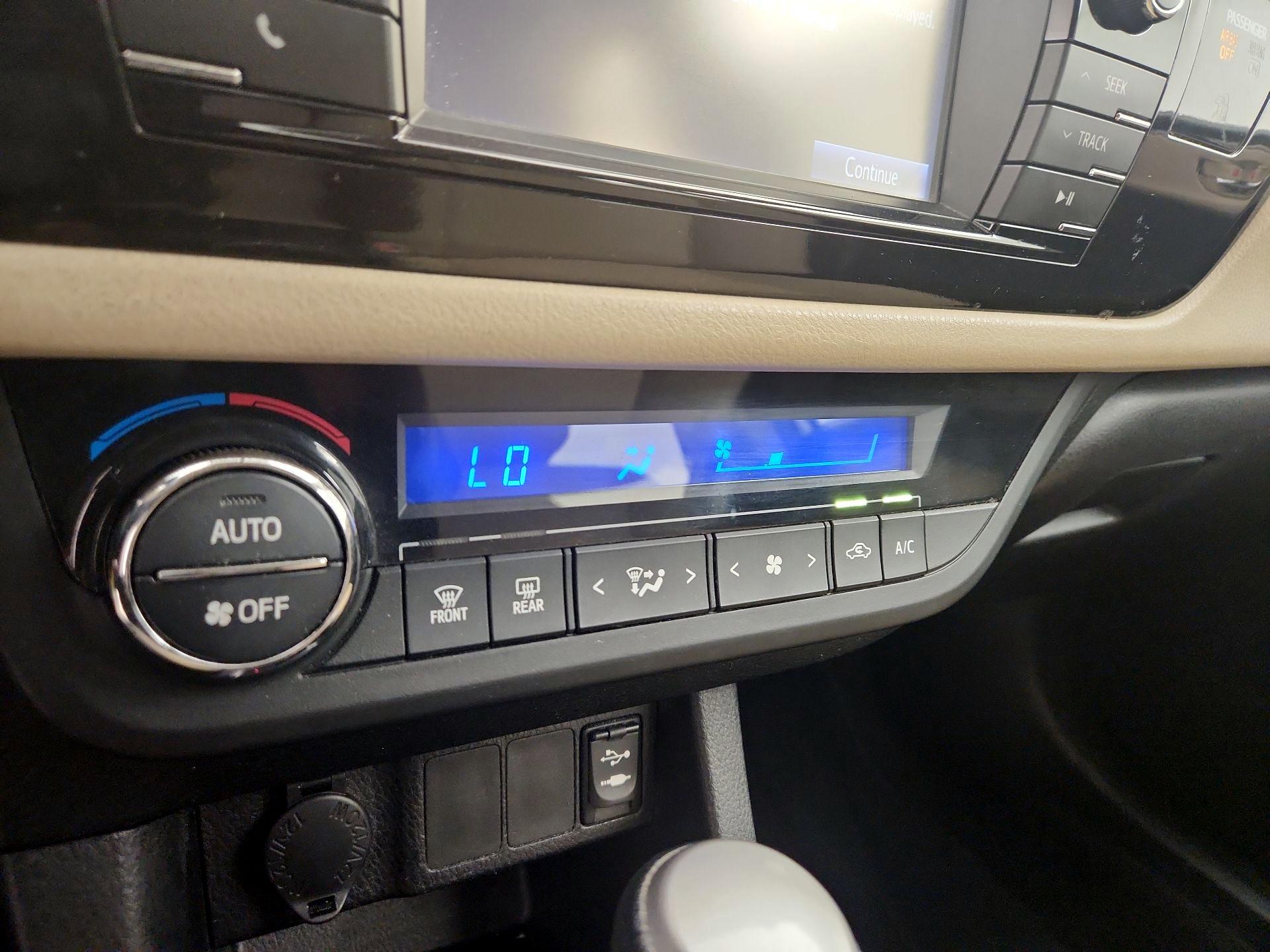 Thumbnail: 2015 Toyota Corolla - 16