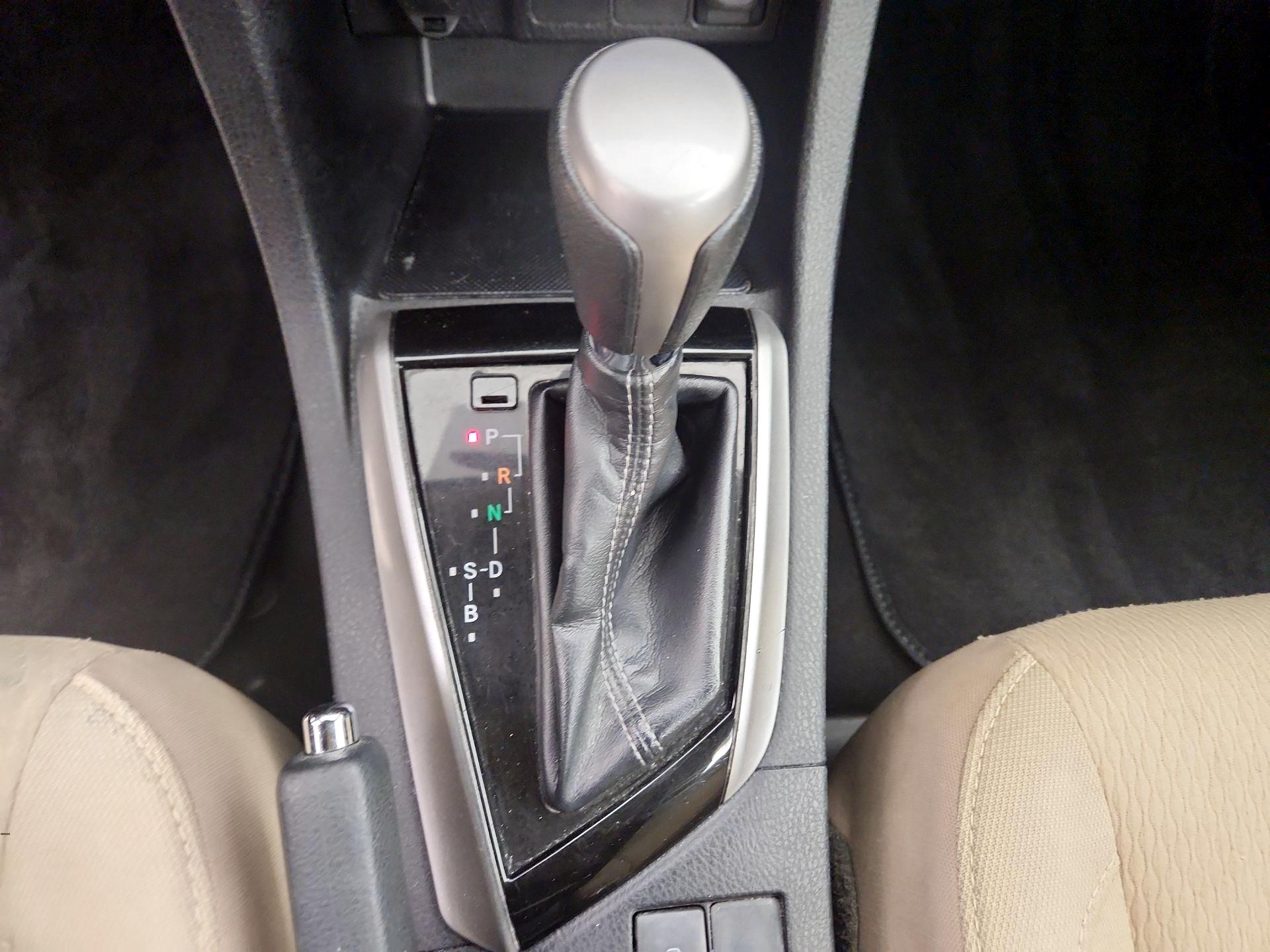 Thumbnail: 2015 Toyota Corolla - 17