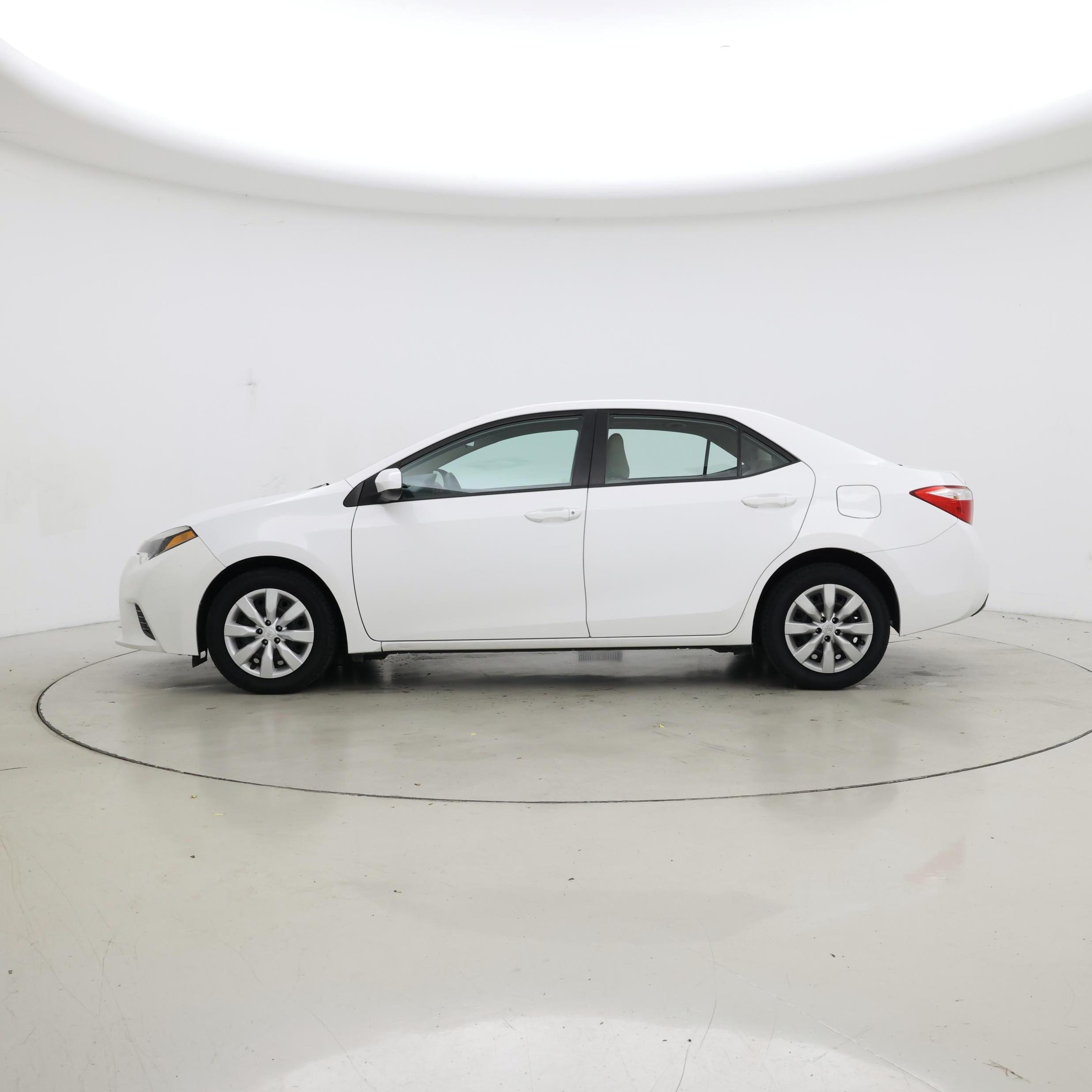 Thumbnail: 2015 Toyota Corolla - 3