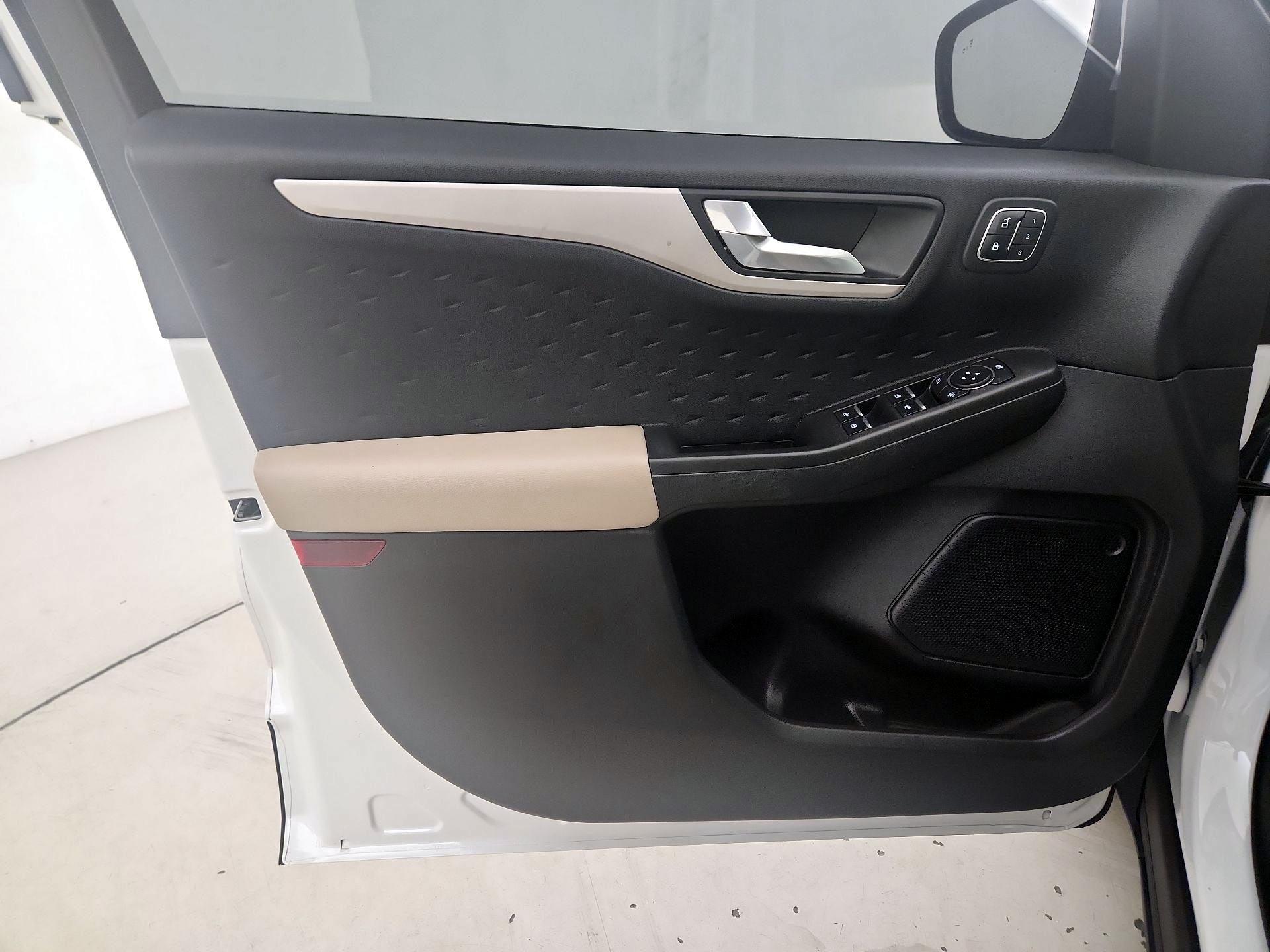 Thumbnail: 2020 Ford Escape - 12