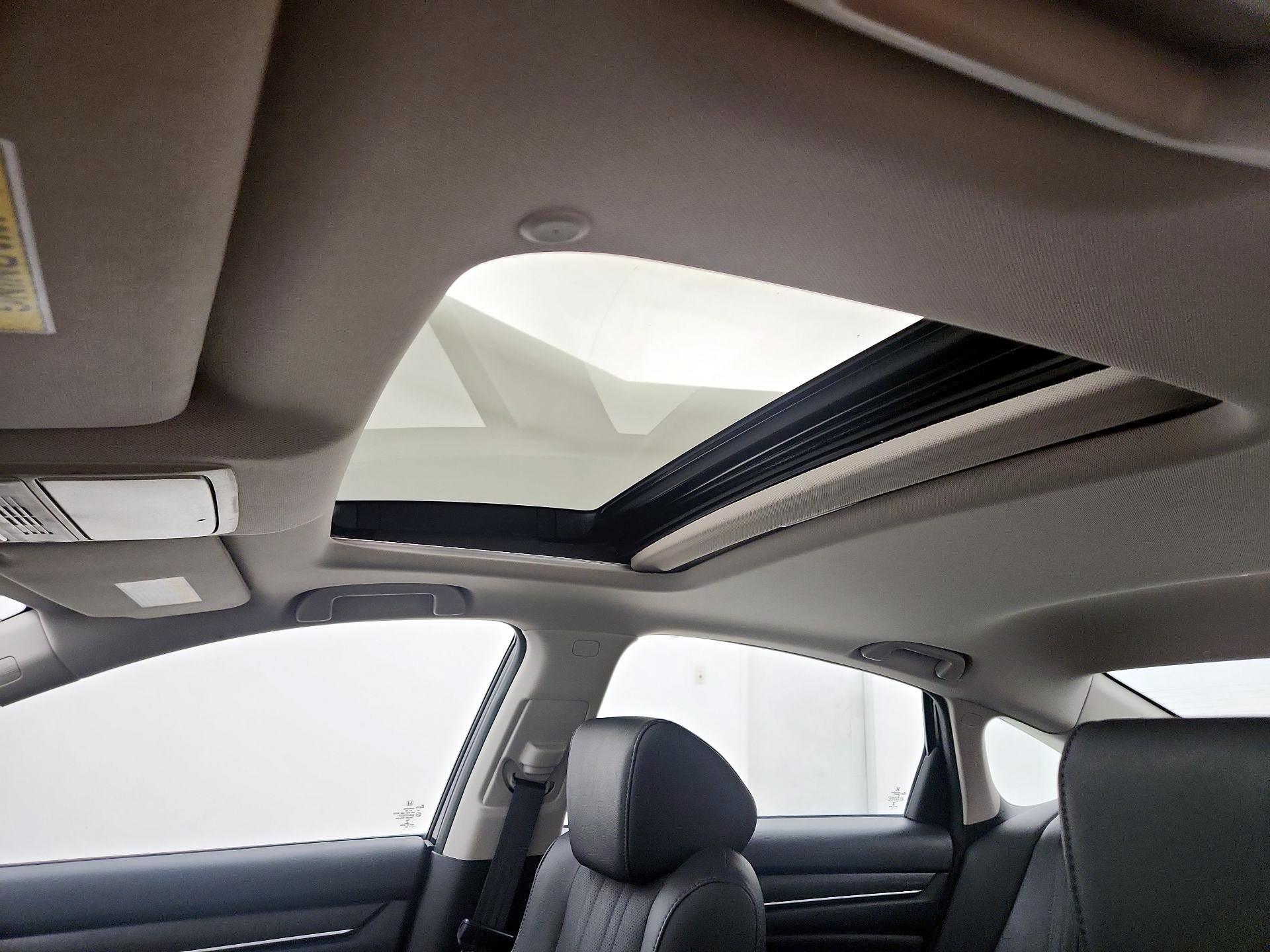 Thumbnail: 2019 Honda Accord - 19