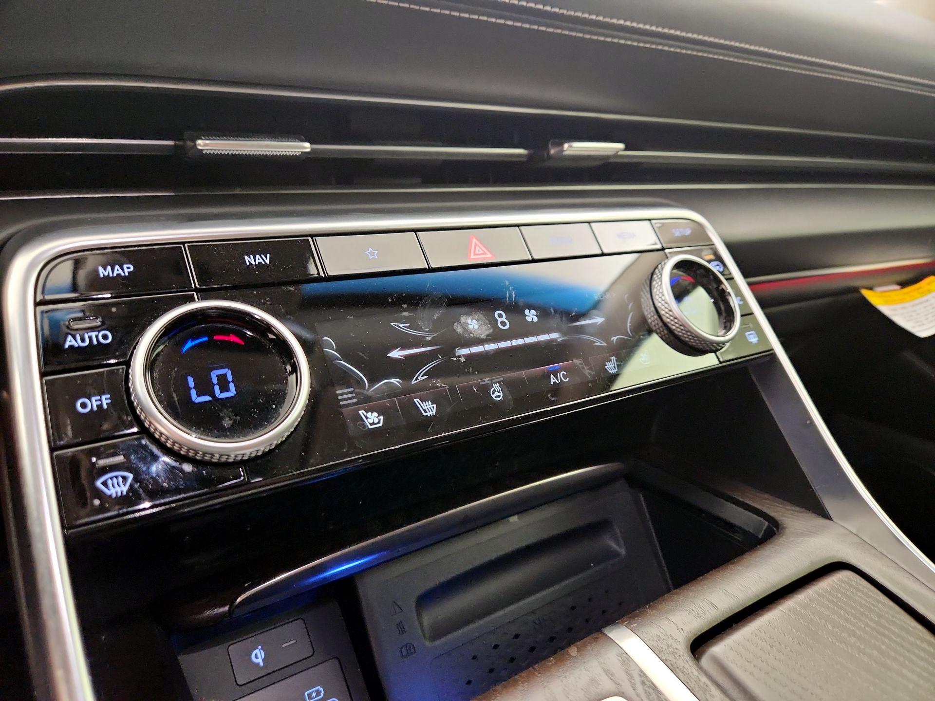 Thumbnail: 2021 Genesis GV80 - 17