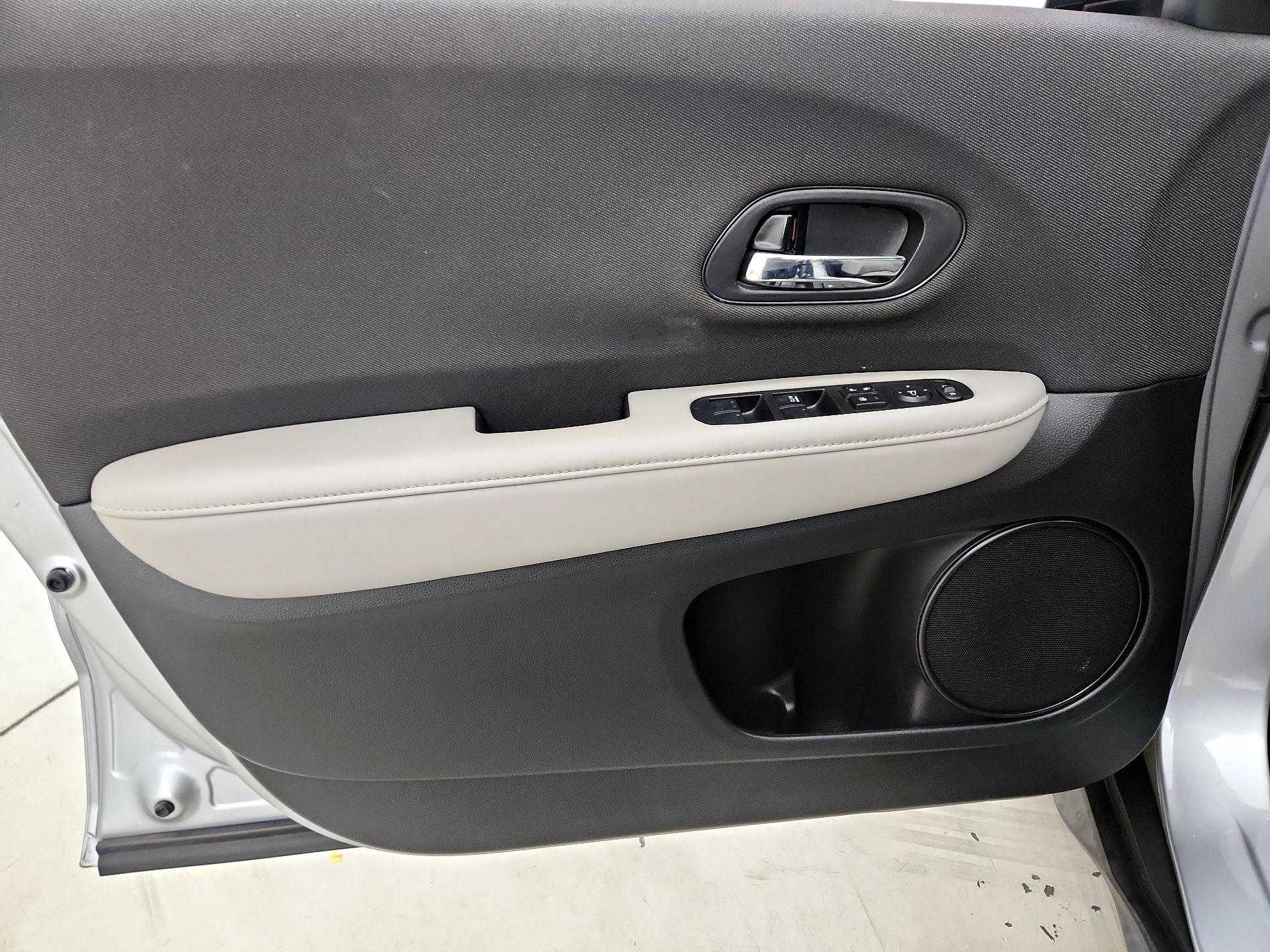 Thumbnail: 2020 Honda HR-V - 12