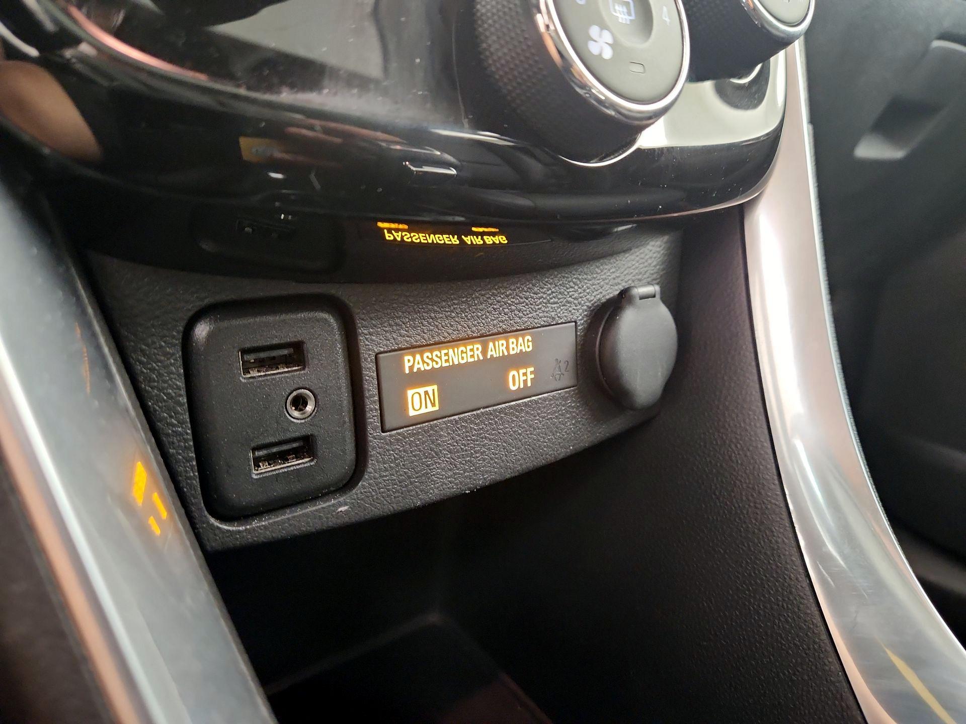Thumbnail: 2020 Chevrolet Trax - 18