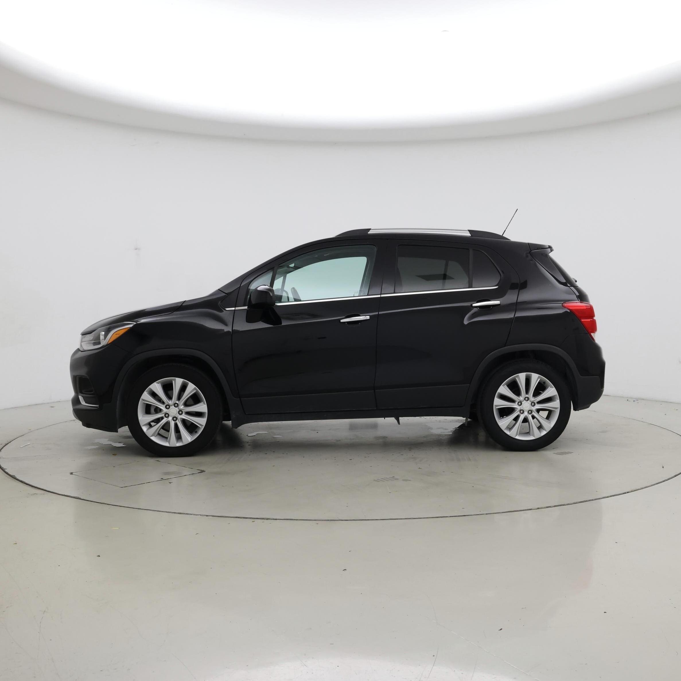 Thumbnail: 2020 Chevrolet Trax - 3