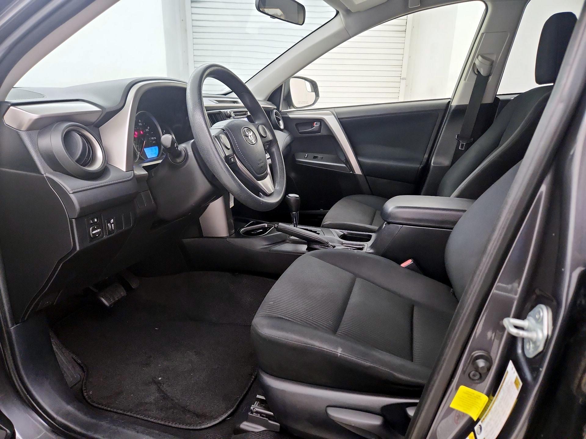 Thumbnail: 2016 Toyota RAV4 - 11