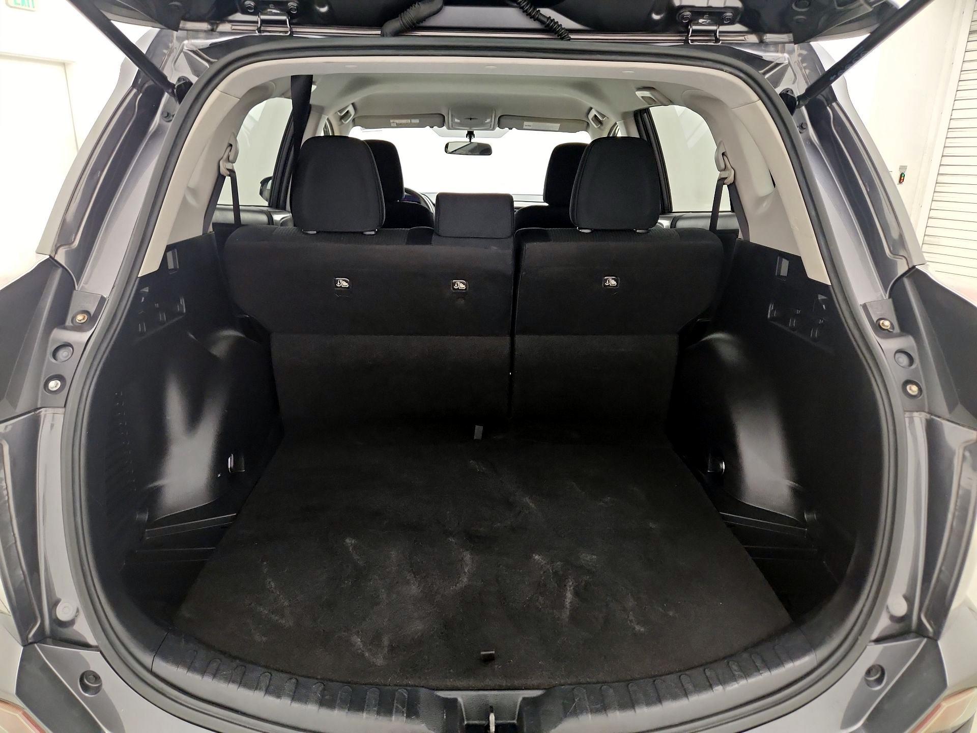 Thumbnail: 2016 Toyota RAV4 - 20