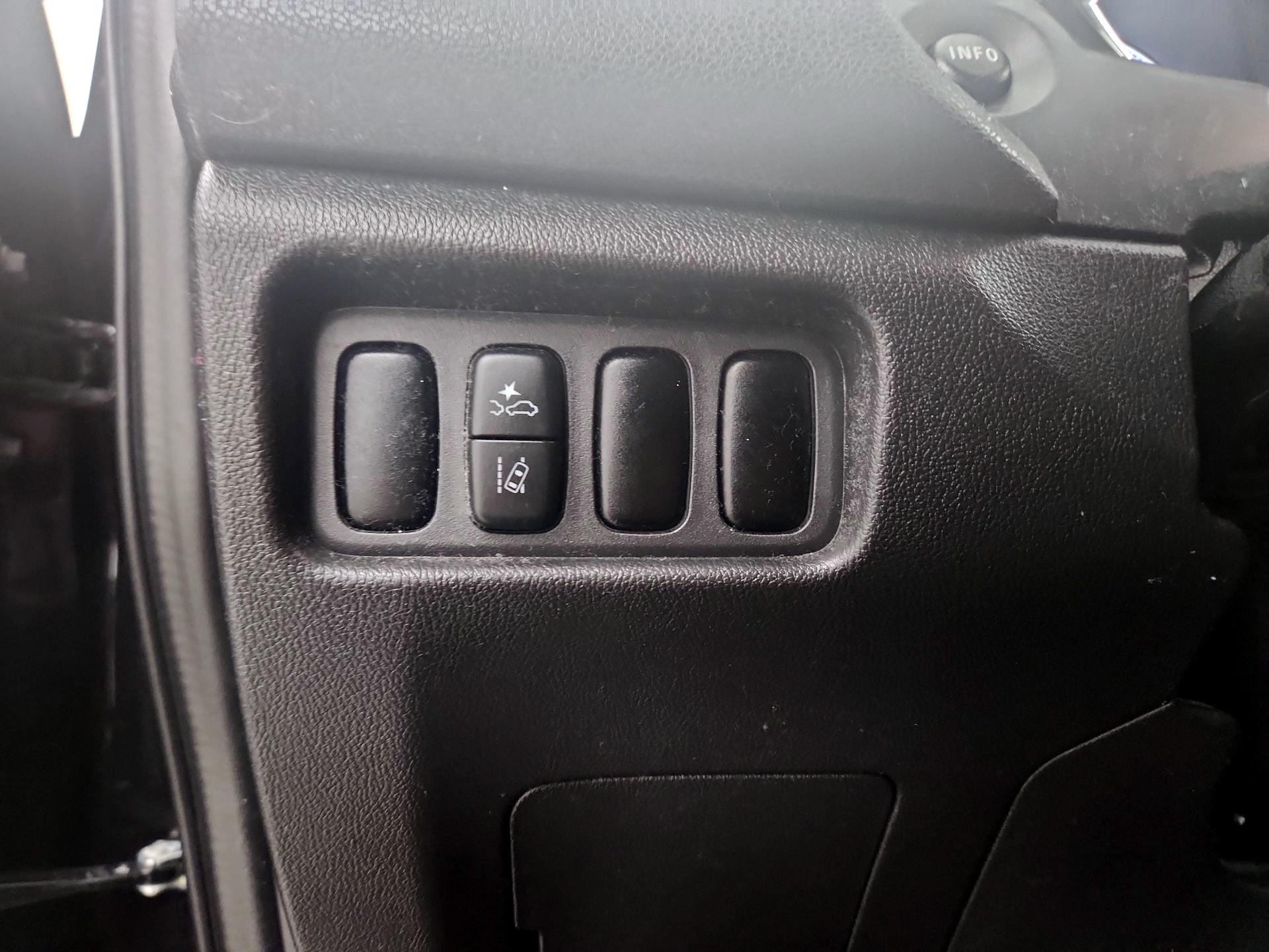 Thumbnail: 2021 Mitsubishi Outlander Sport - 13