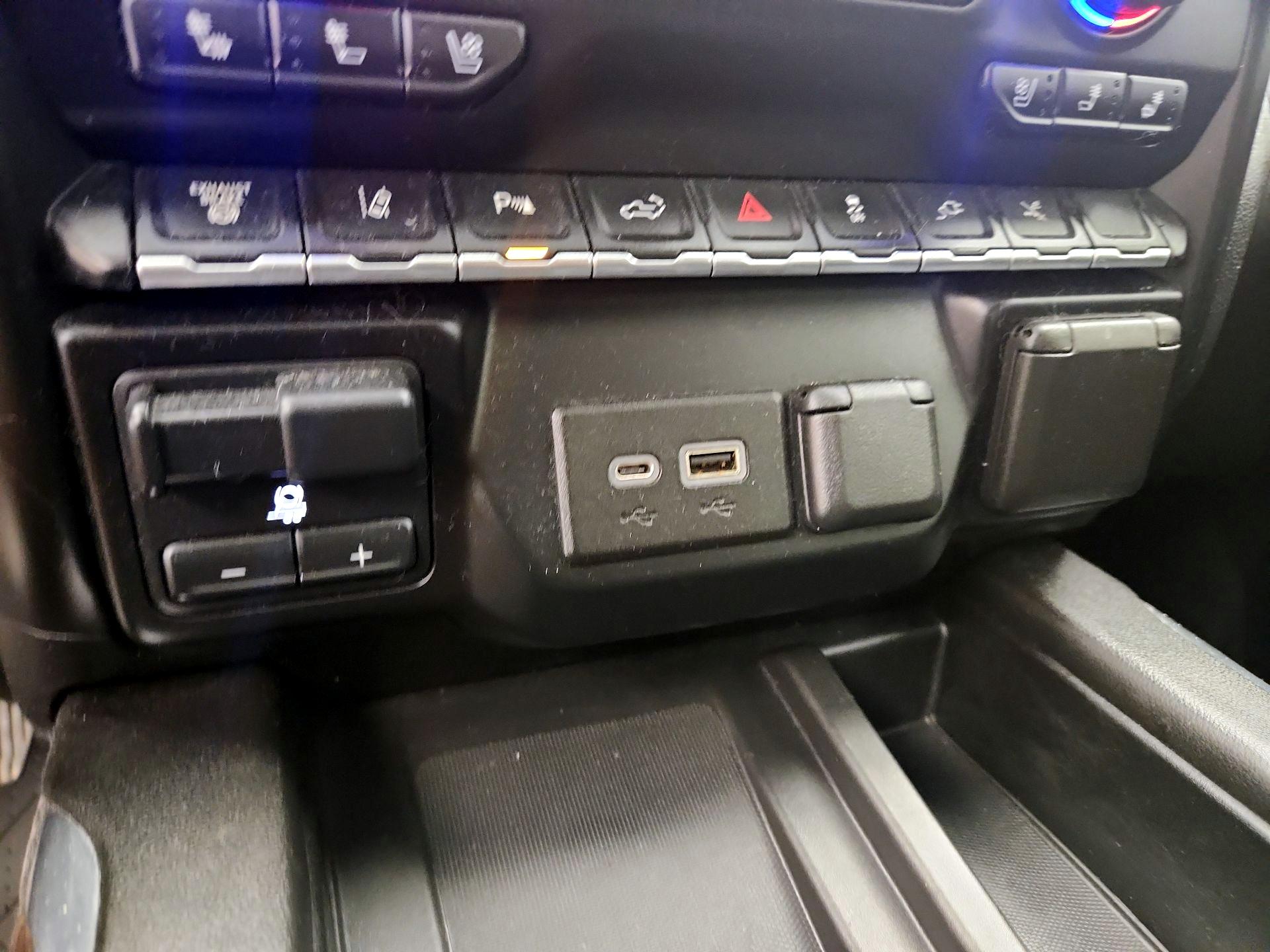 Thumbnail: 2021 Chevrolet Silverado 3500 - 19