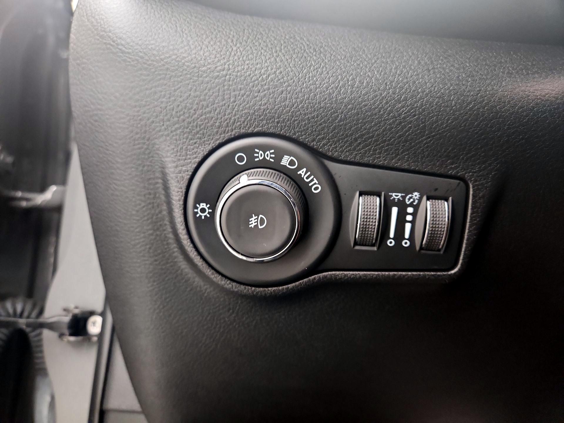 Thumbnail: 2022 Jeep Compass - 13