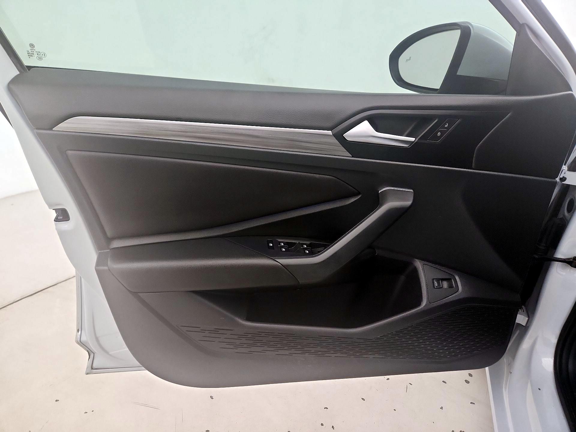 Thumbnail: 2019 Volkswagen Jetta - 12
