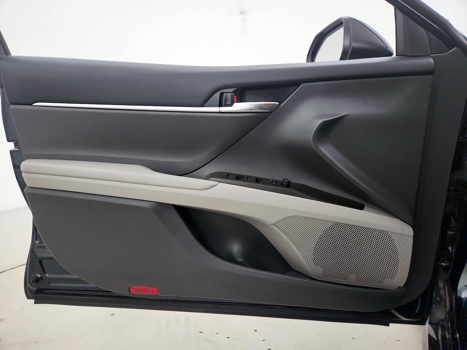 Thumbnail: 2021 Toyota Camry - 12