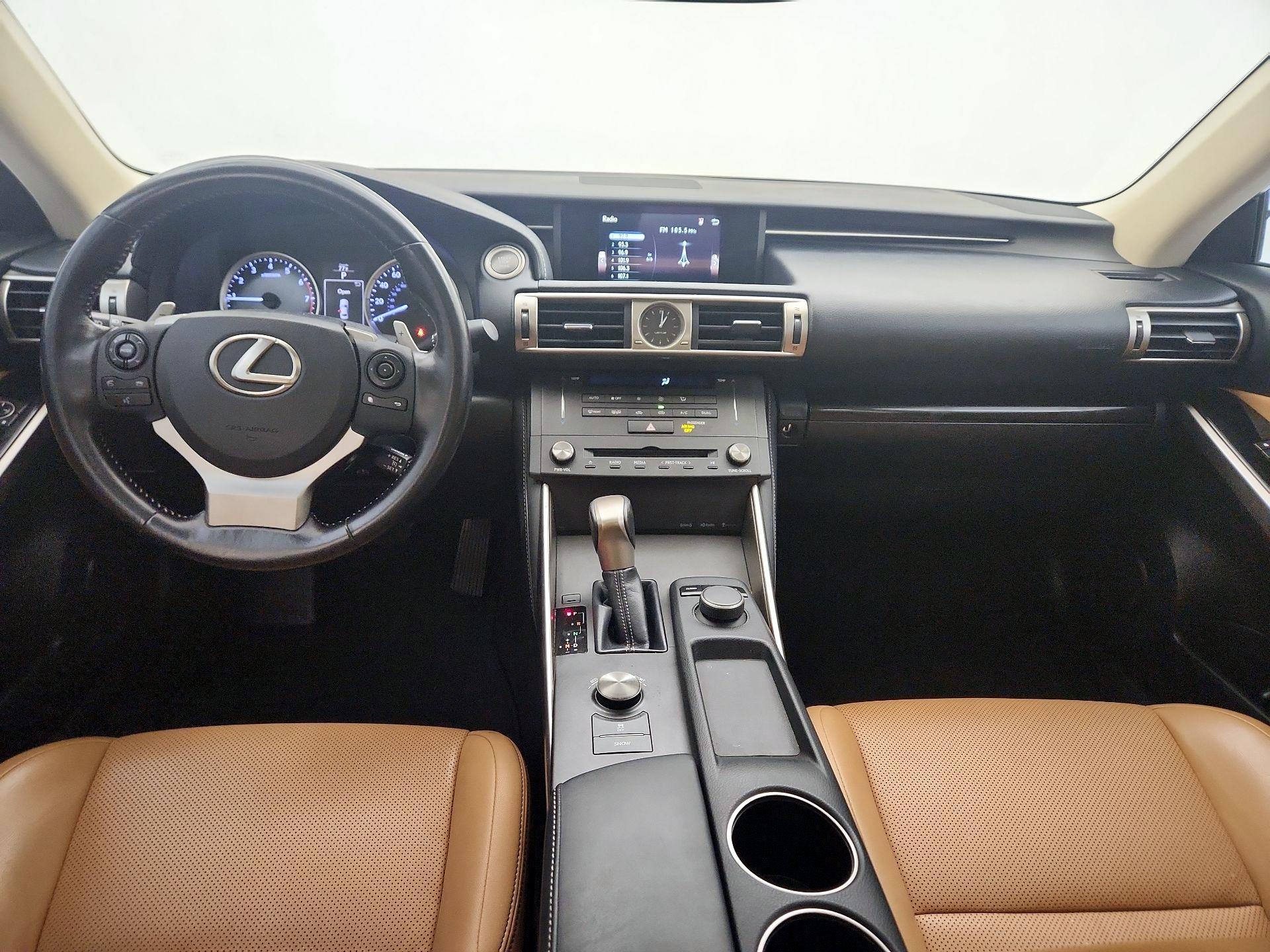 Thumbnail: 2016 Lexus IS - 9