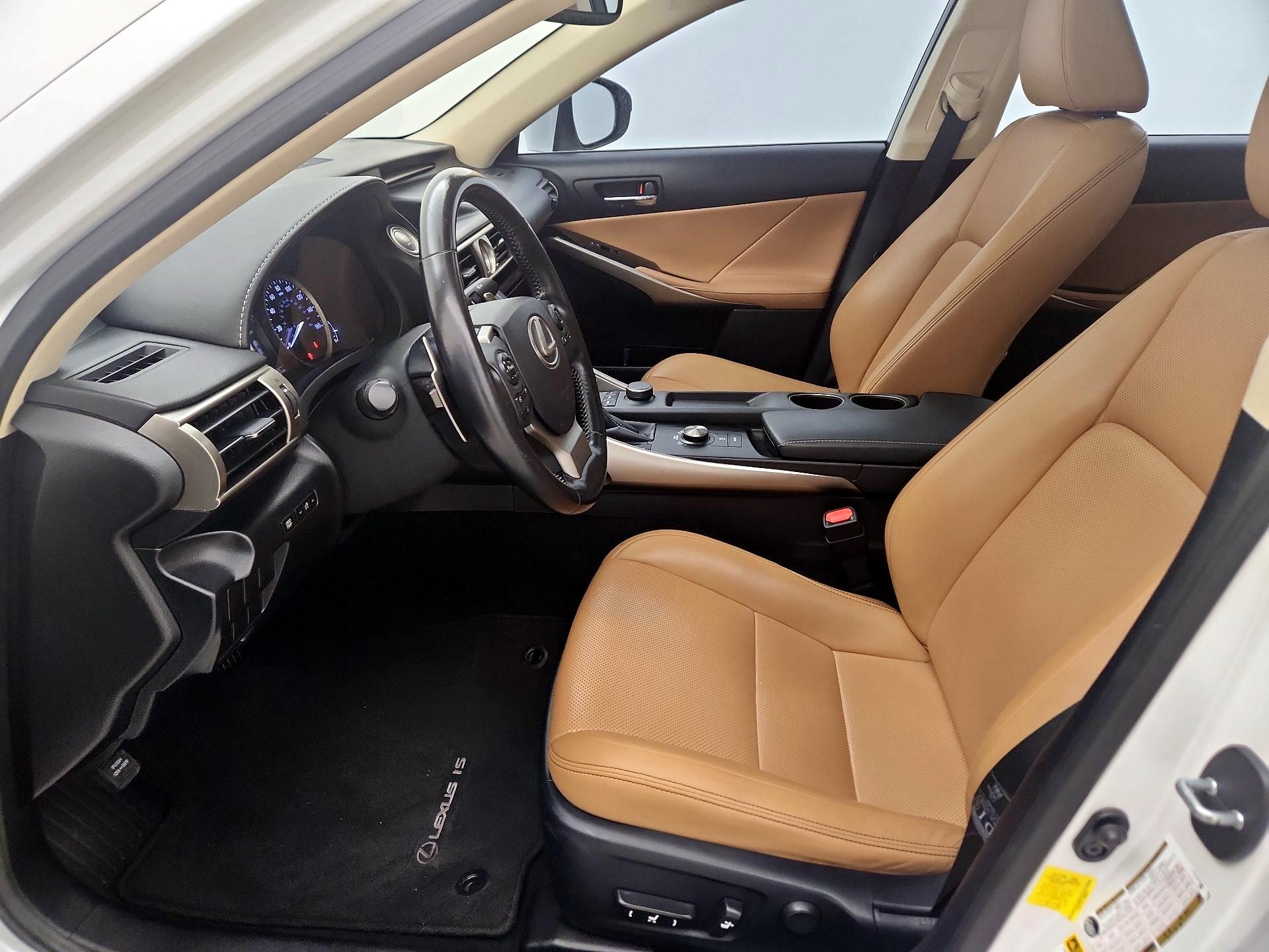 Thumbnail: 2016 Lexus IS - 11