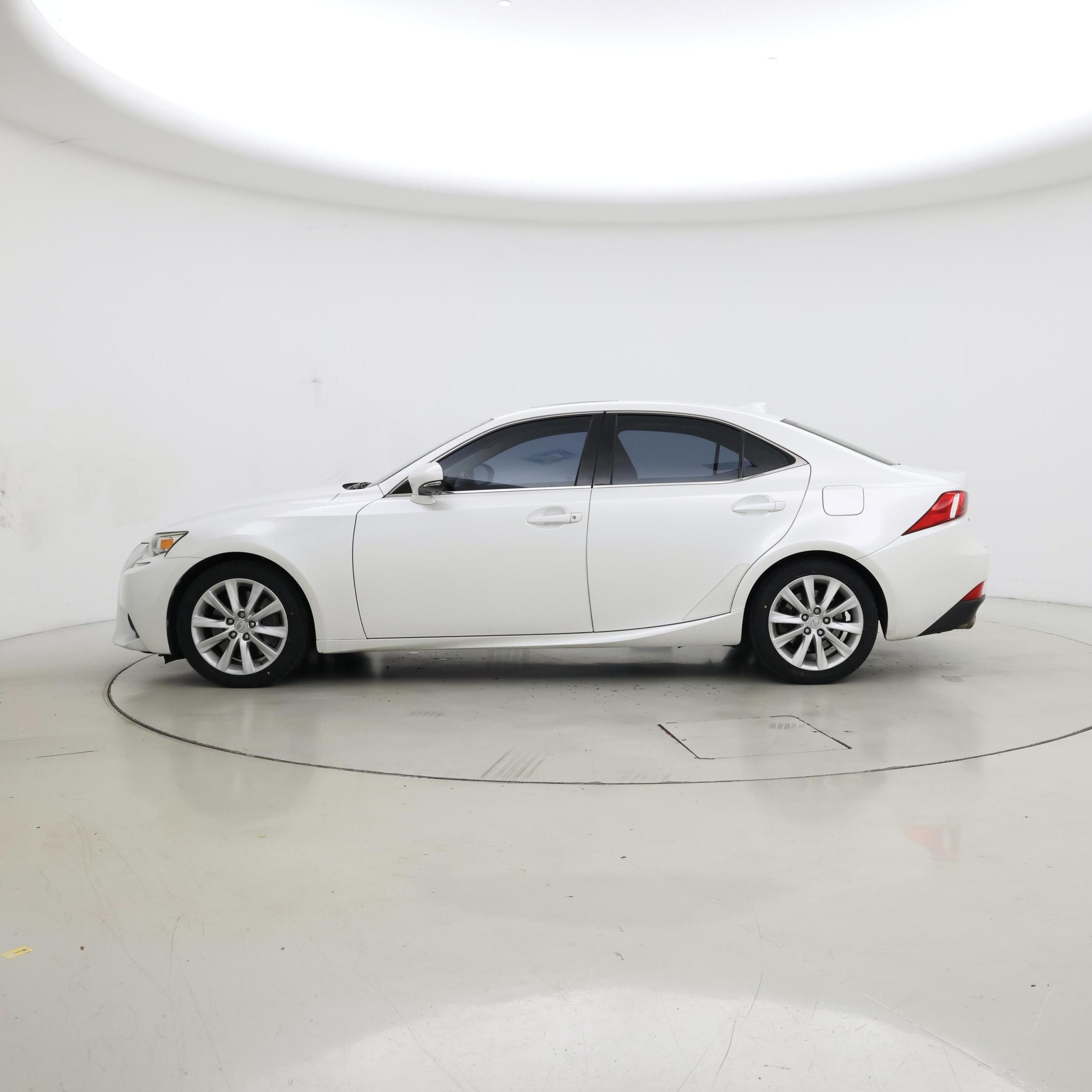 Thumbnail: 2016 Lexus IS - 3