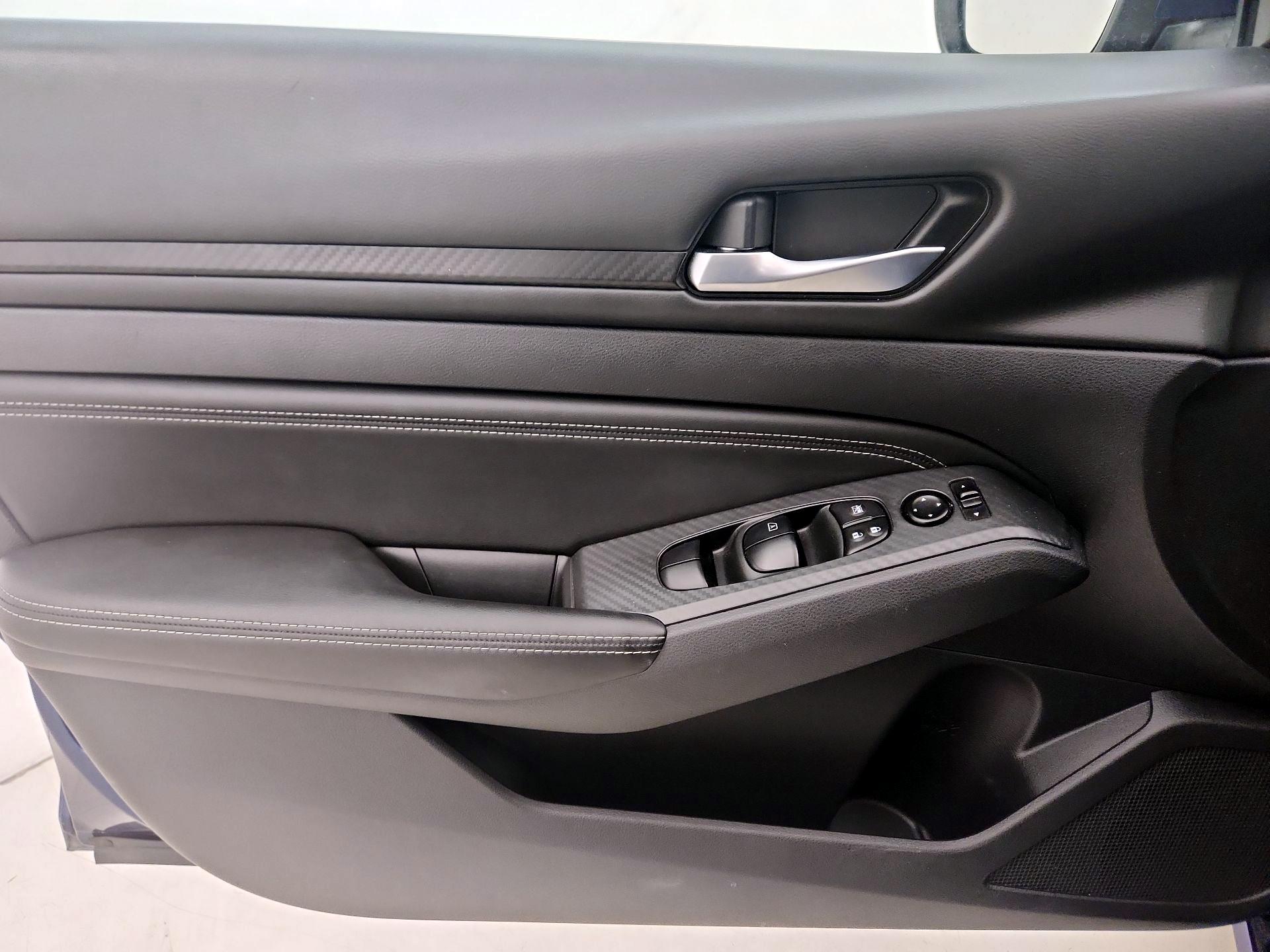 Thumbnail: 2020 Nissan Altima - 12